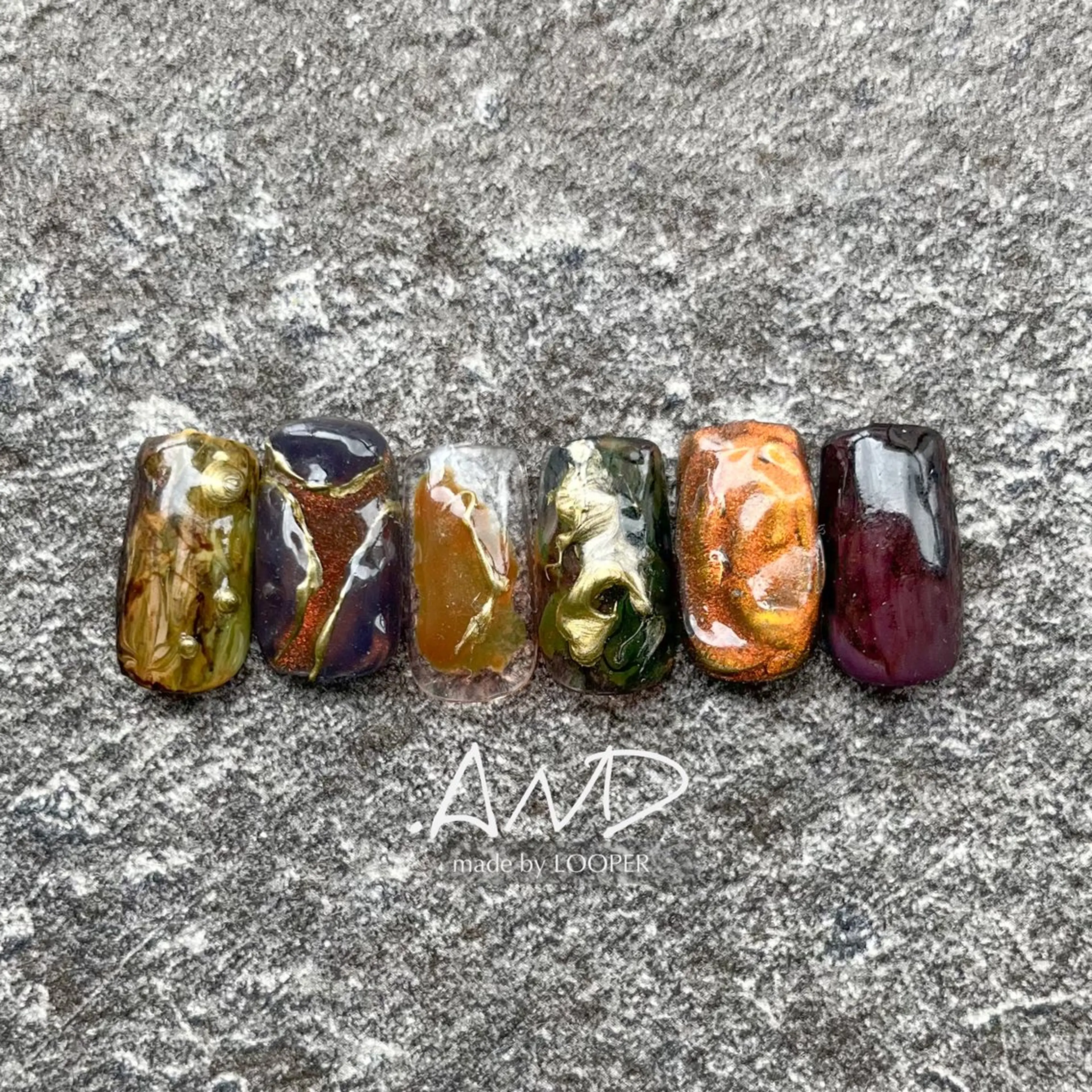 ネイル アートネイル ニュアンスネイル ハンドネイル LOOPER所属・mzh ...のネイルデザイン