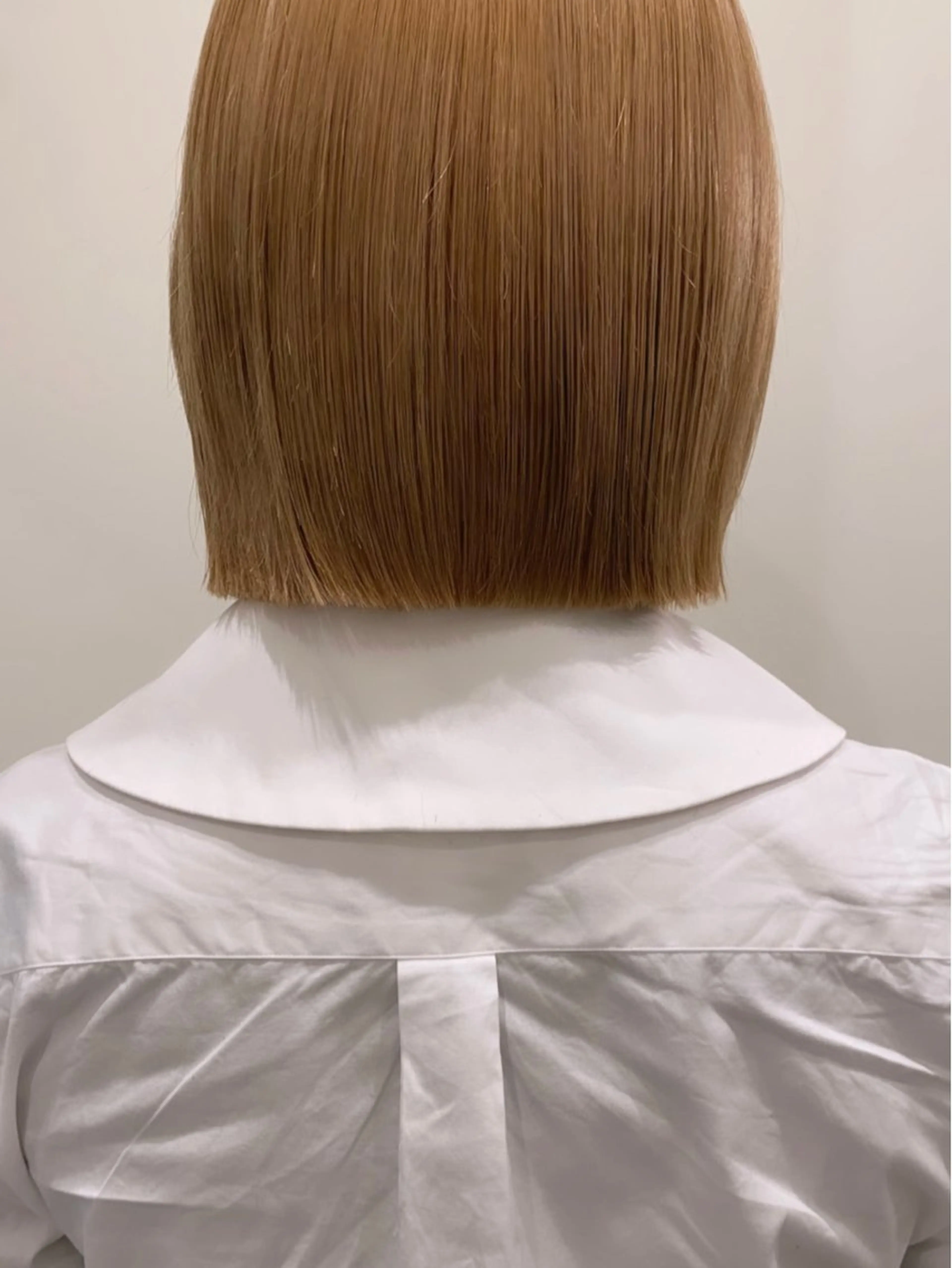 ショート カラー ダブルカラー ハイトーンカラー ボブ ヘアカラー 落合希 Olivebeigeのヘアスタイル