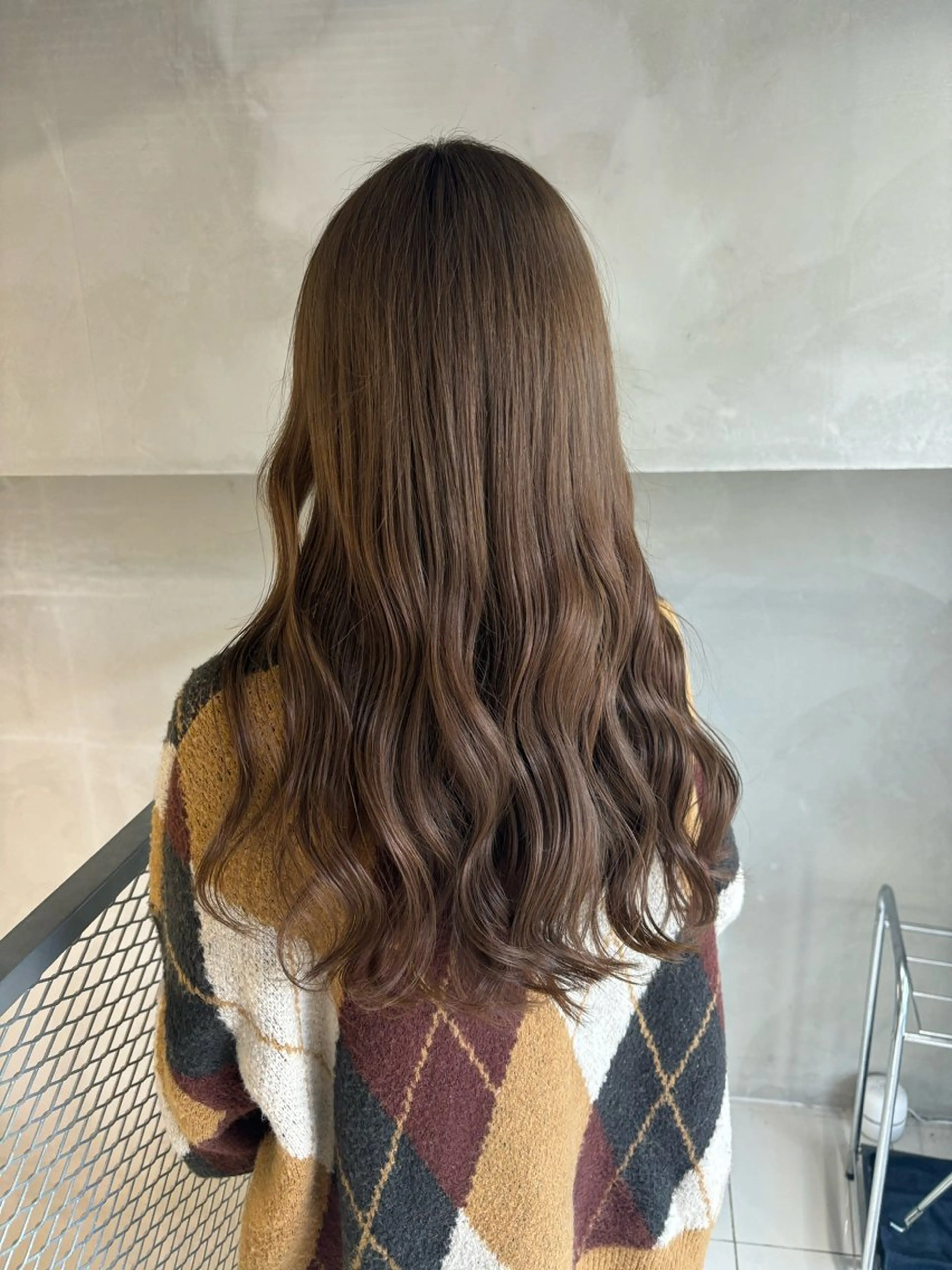 カラー ヘアカラー トリートメント 🧸ミルクティー／ 顔周りレイヤー/ミクのヘアスタイル