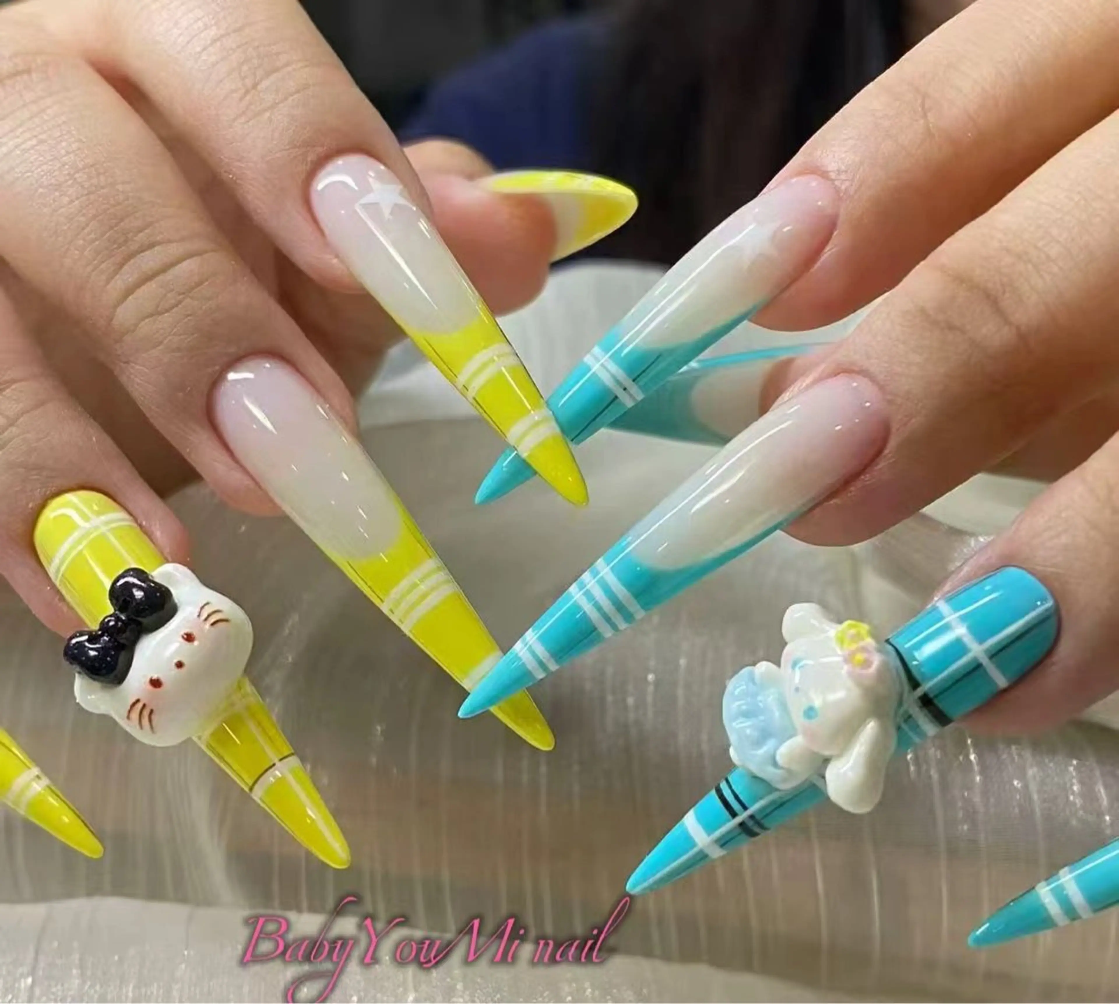 ネイル オーロラネイル フラワーネイル フットネイル フレンチネイル ジェルネイル ハンドネイル BabyYouMi ねねのネイルデザイン