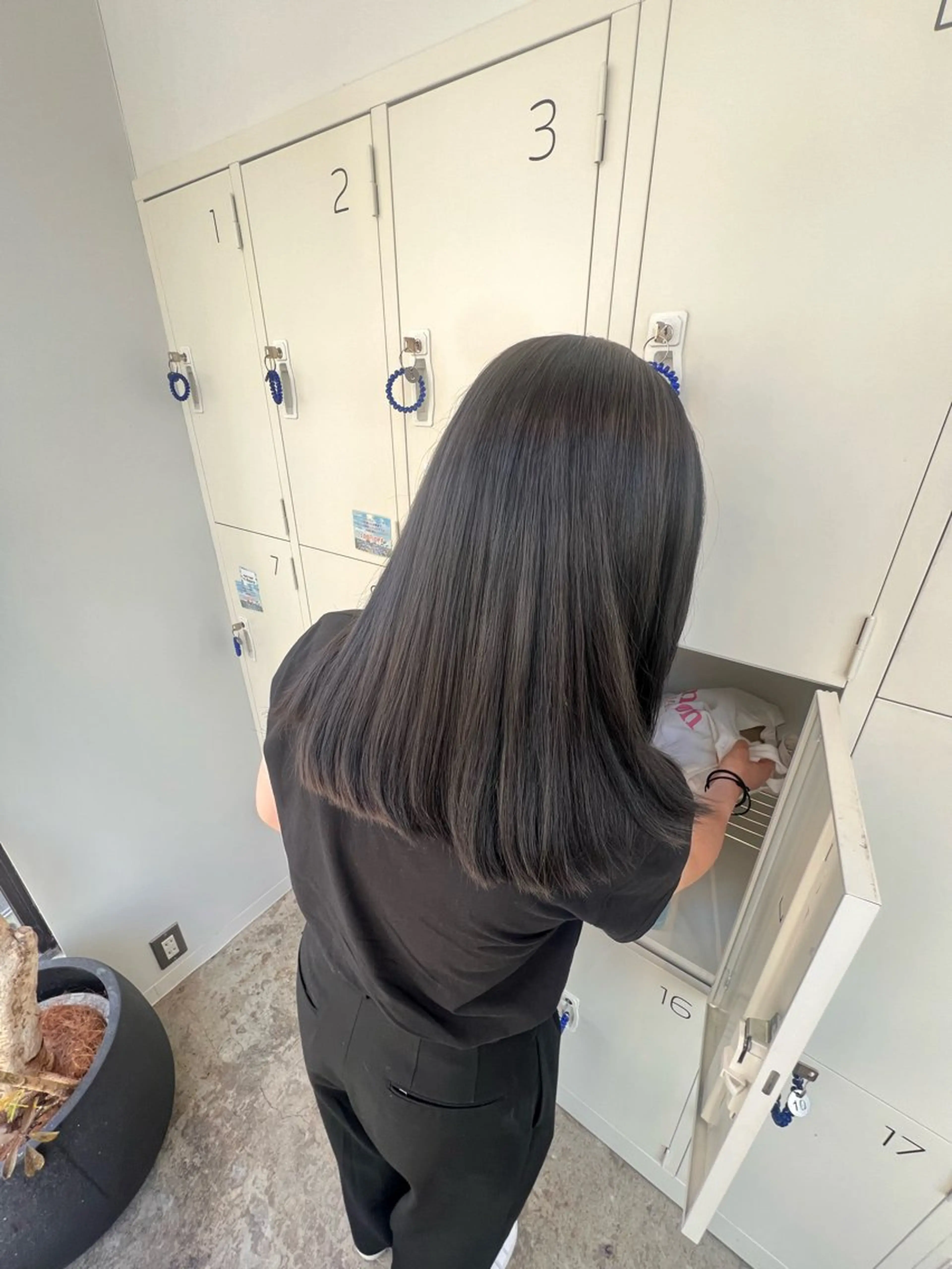 セミロング ヘアカラー suzuna 🫧のヘアスタイル