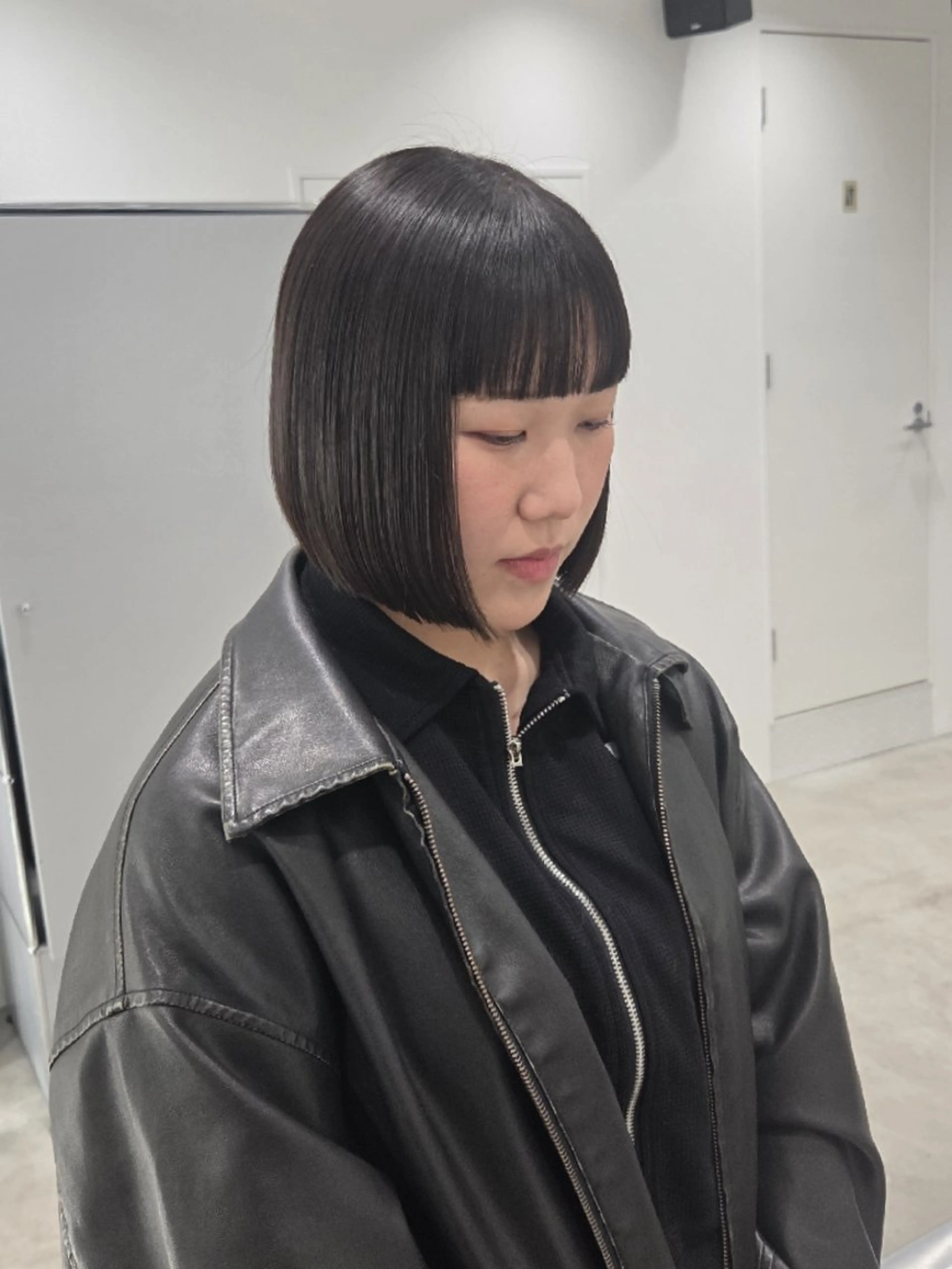 ショート ボブ レイヤーカット 小顔カット カット ill 天神大名所属・YOKUTO 前下りボブ/レイヤーのヘアスタイル