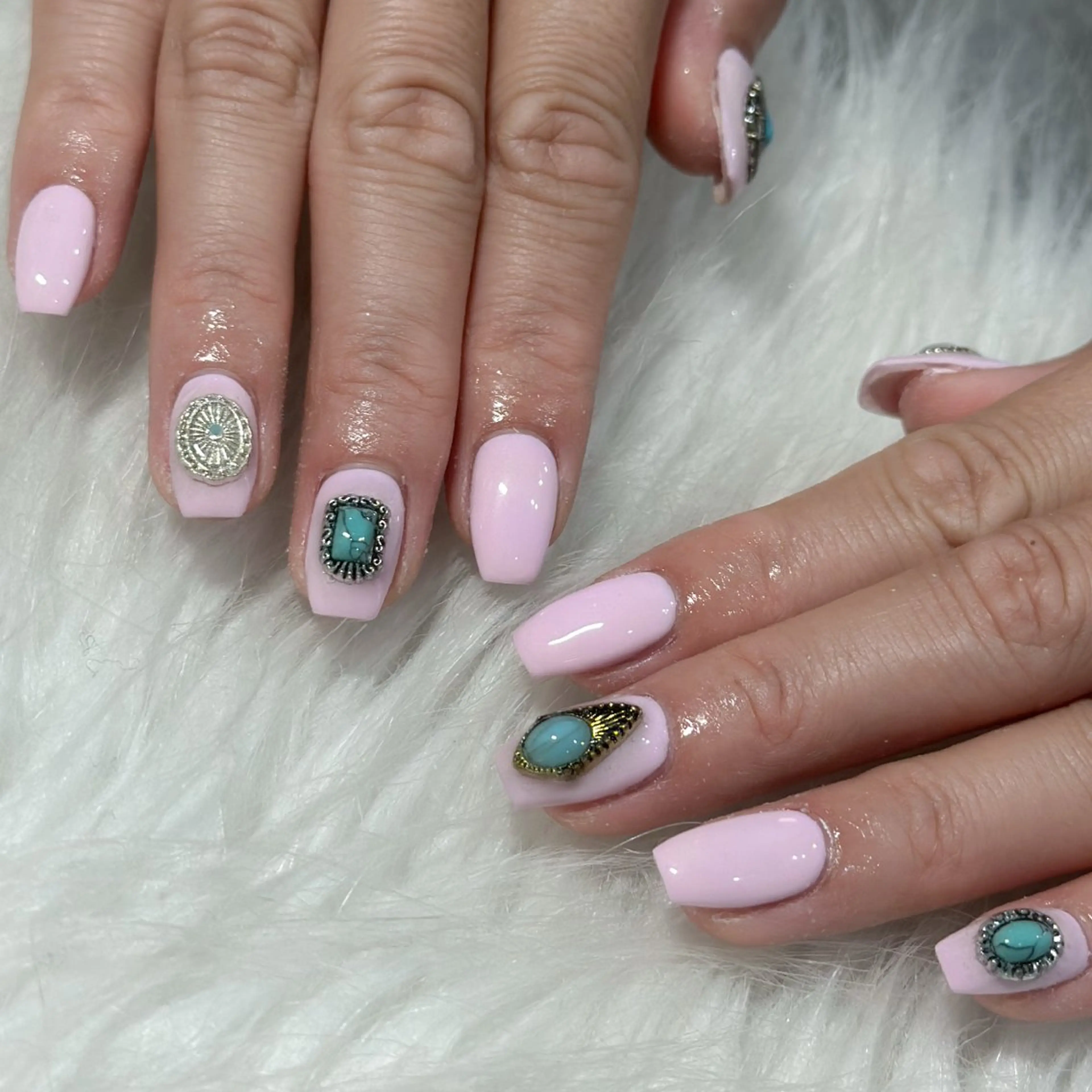 ネイル ハンドネイル フットネイル LAVISH nanamiのネイルデザイン