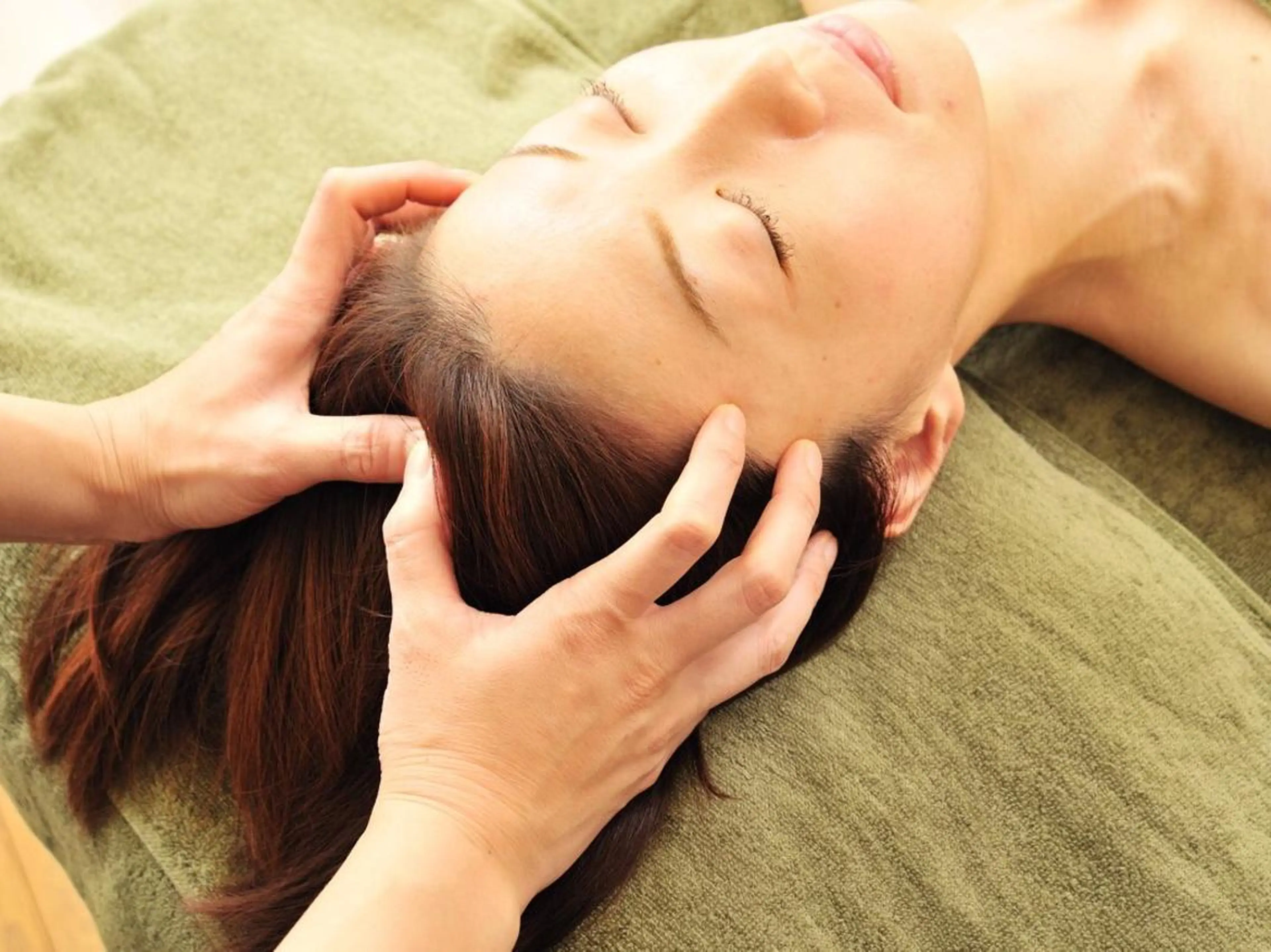 《やって良かった!!眼精疲労・首肩こり緩和》ヘッド＋首肩オイルリンパ45分の写真