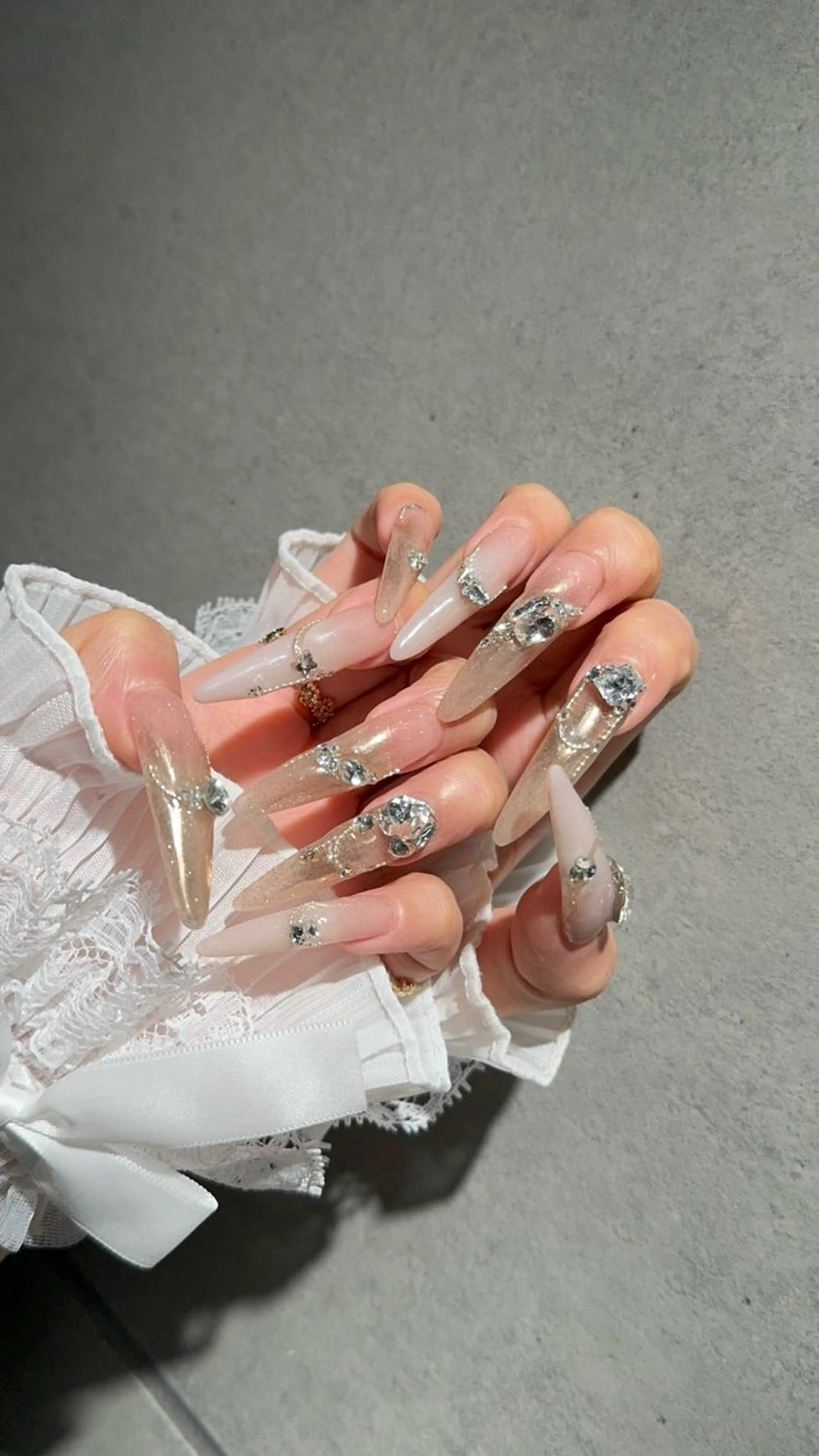 ネイル I-nailロング /ワンホン/キラキラのネイルデザイン