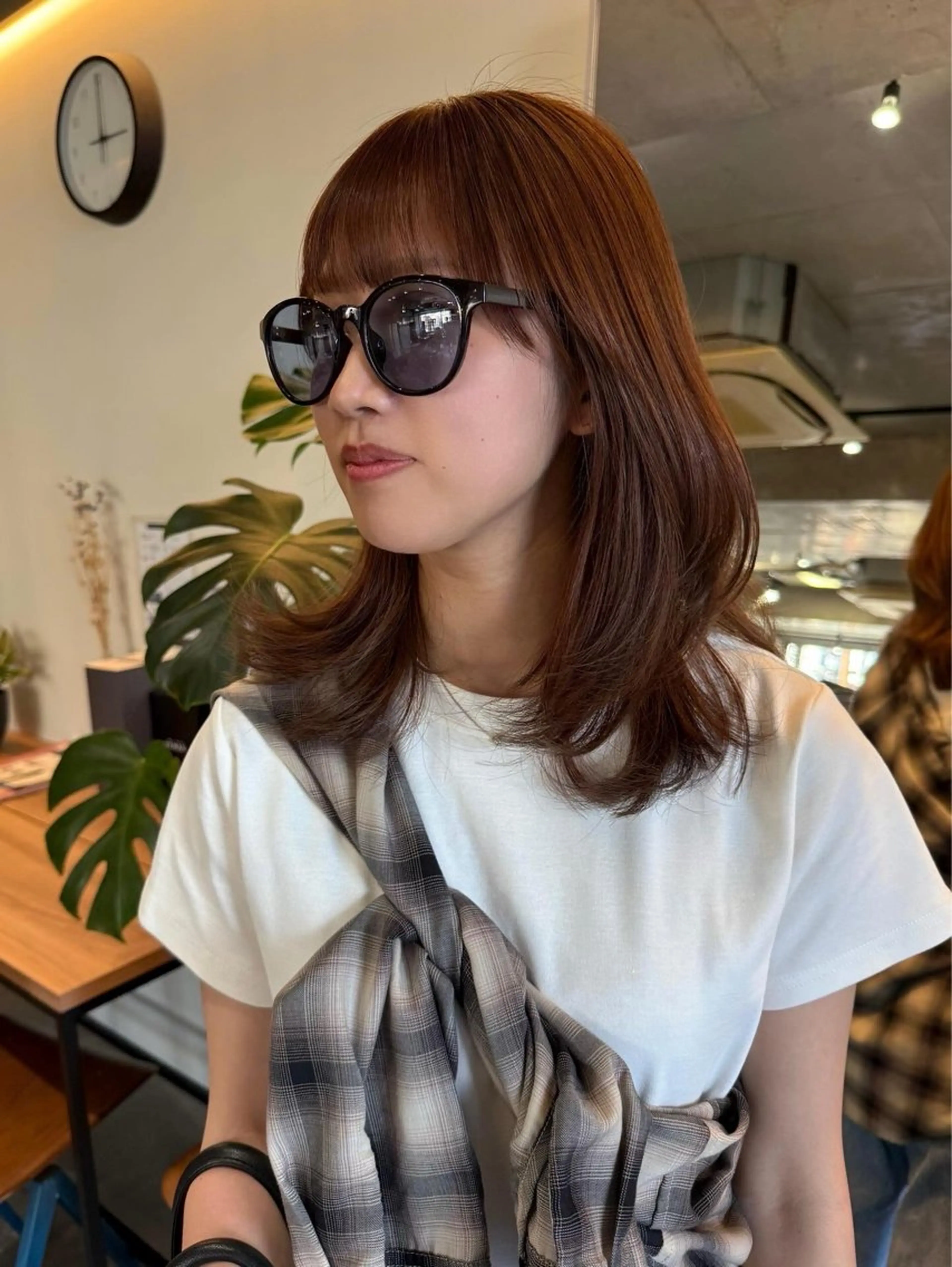 ミディアム レイヤーカット カット 縮毛矯正 レイヤーカット\ウル フ　chinatsuのヘアスタイル