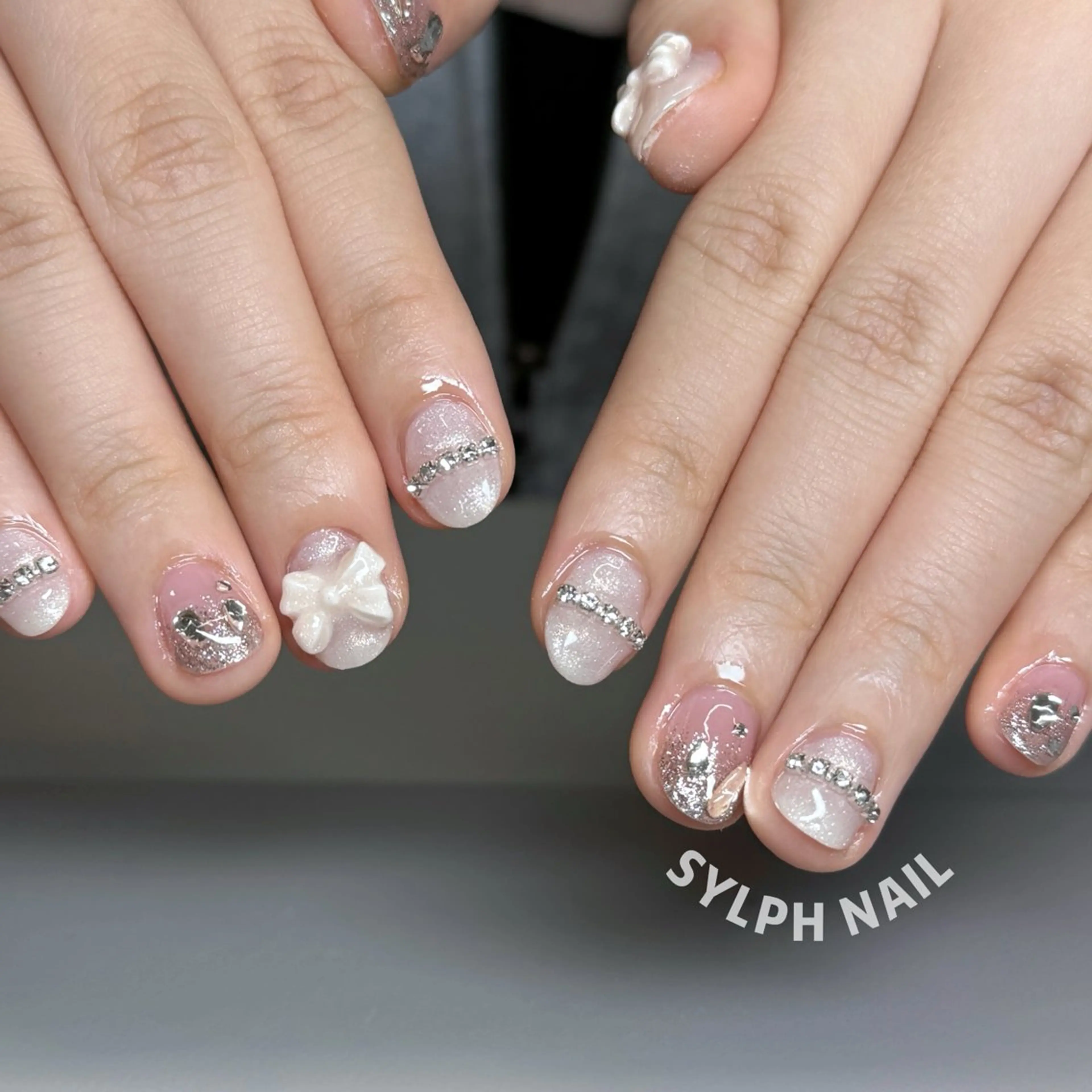 ネイル オーロラネイル 長さ出し フレンチネイル ジェルネイル ガラスフレンチ Rela・S NAILのネイルデザイン