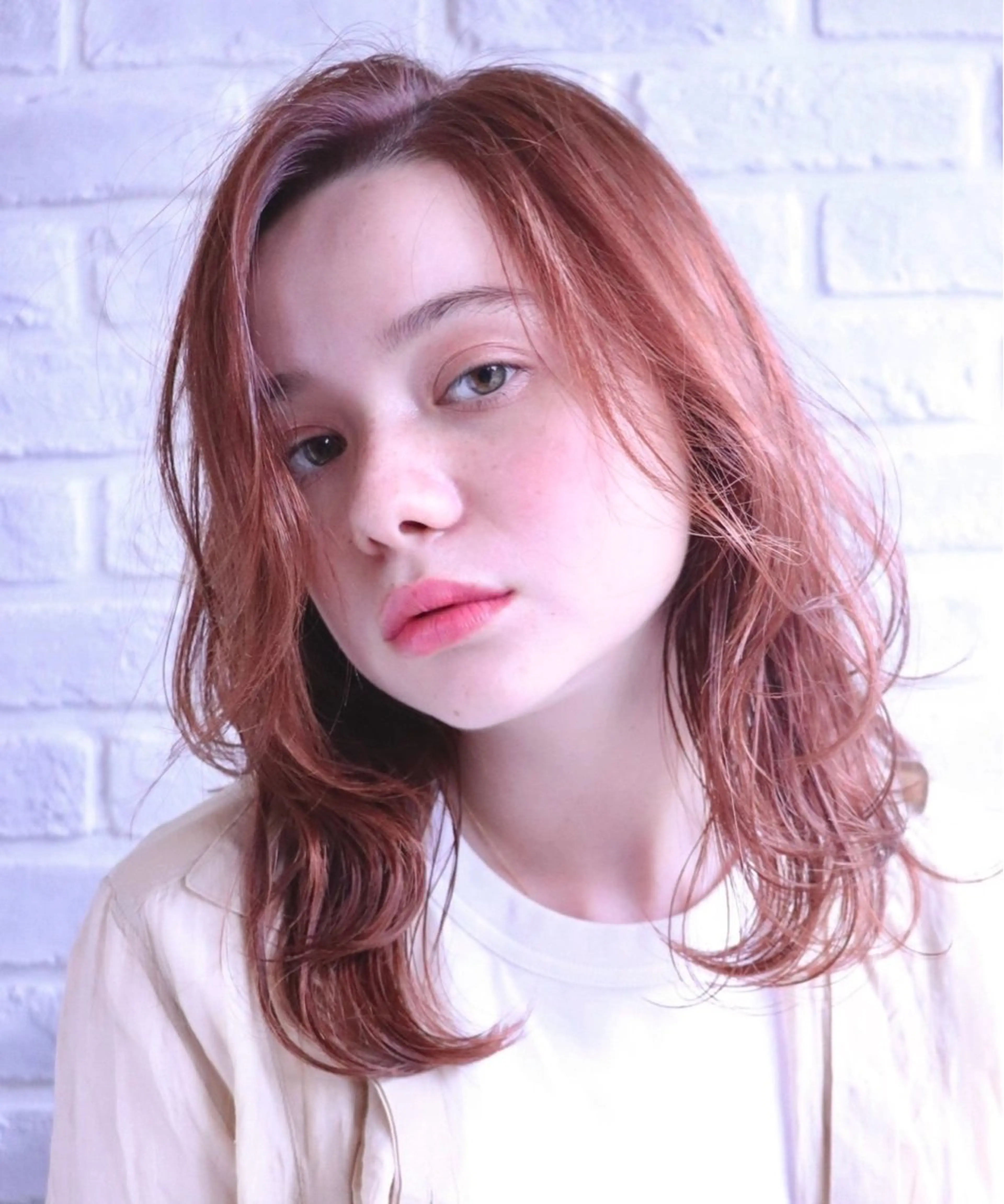 カラー 岡本 葵のヘアスタイル