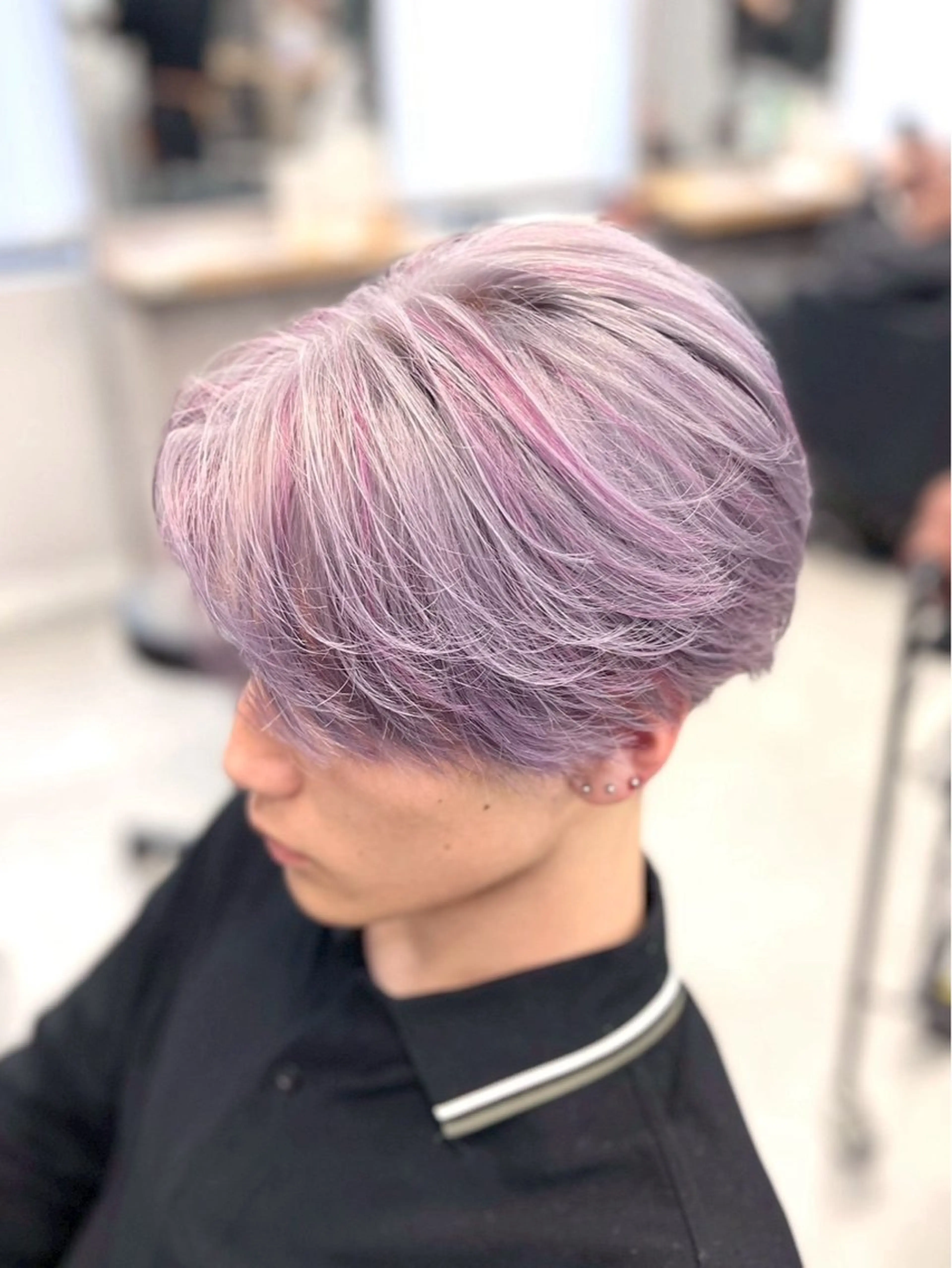 カラー メンズ ピンクカラー シルバー ヘアカラー AITOKYO たけし／メンズのヘアスタイル