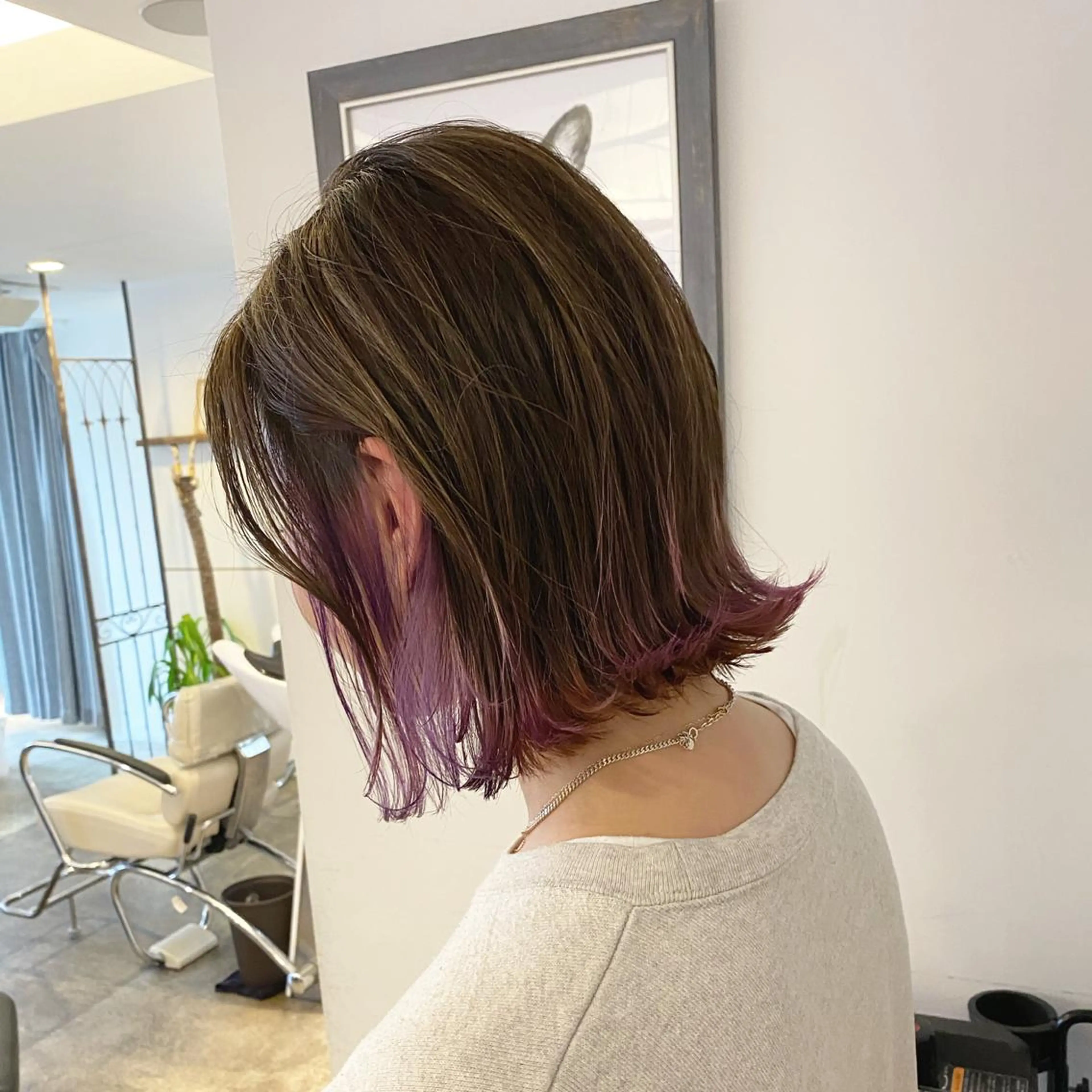 ショート カラー ボルドーカラー インナーカラー ピンクカラー バイオレットカラー 千知岩 佑哉のヘアスタイル