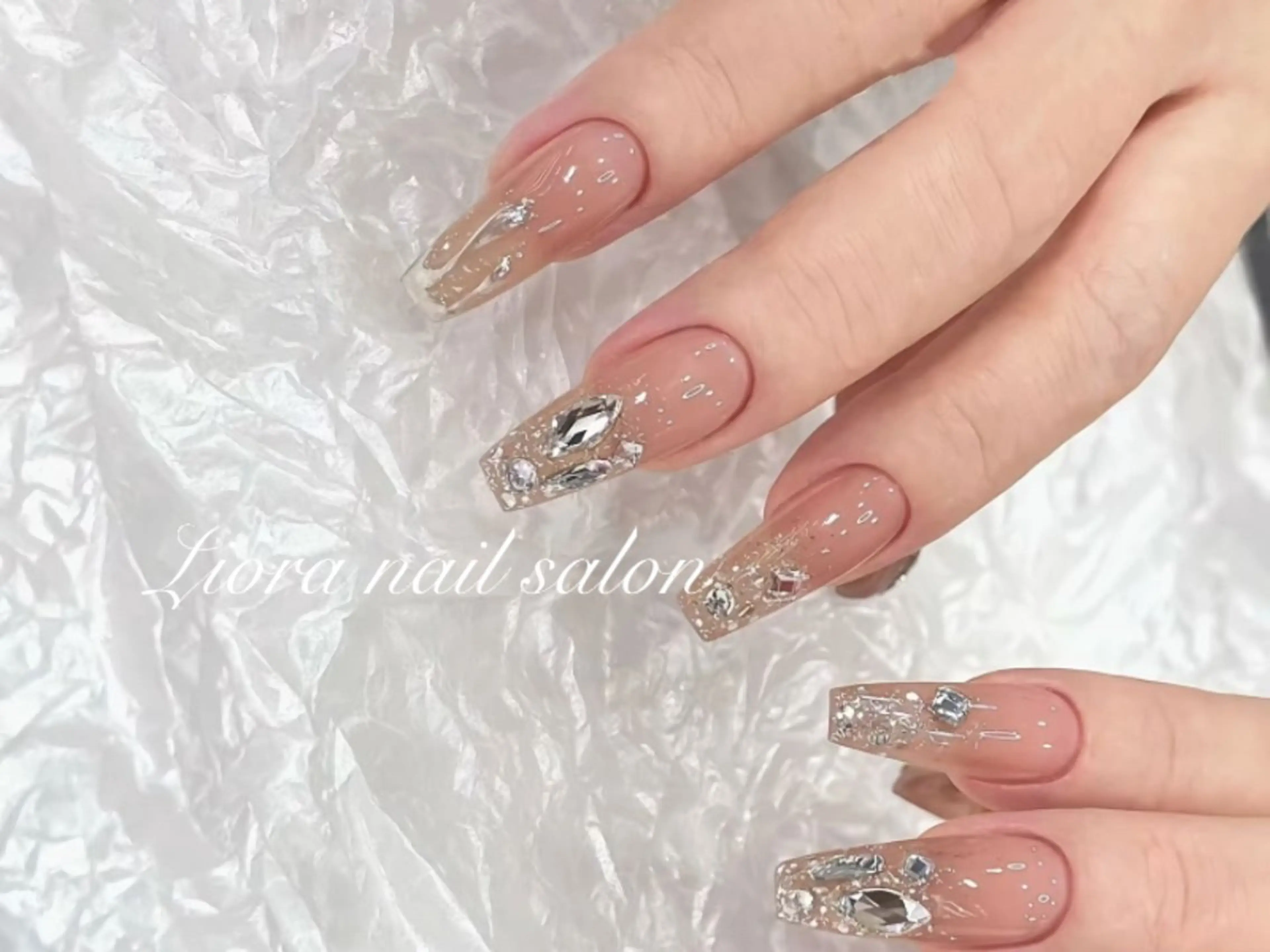 ネイル フレンチネイル ジェルネイル ガーリー グラデーション キラキラネイル ハンドネイル Liora nail スカルプ専門店のネイルデザイン