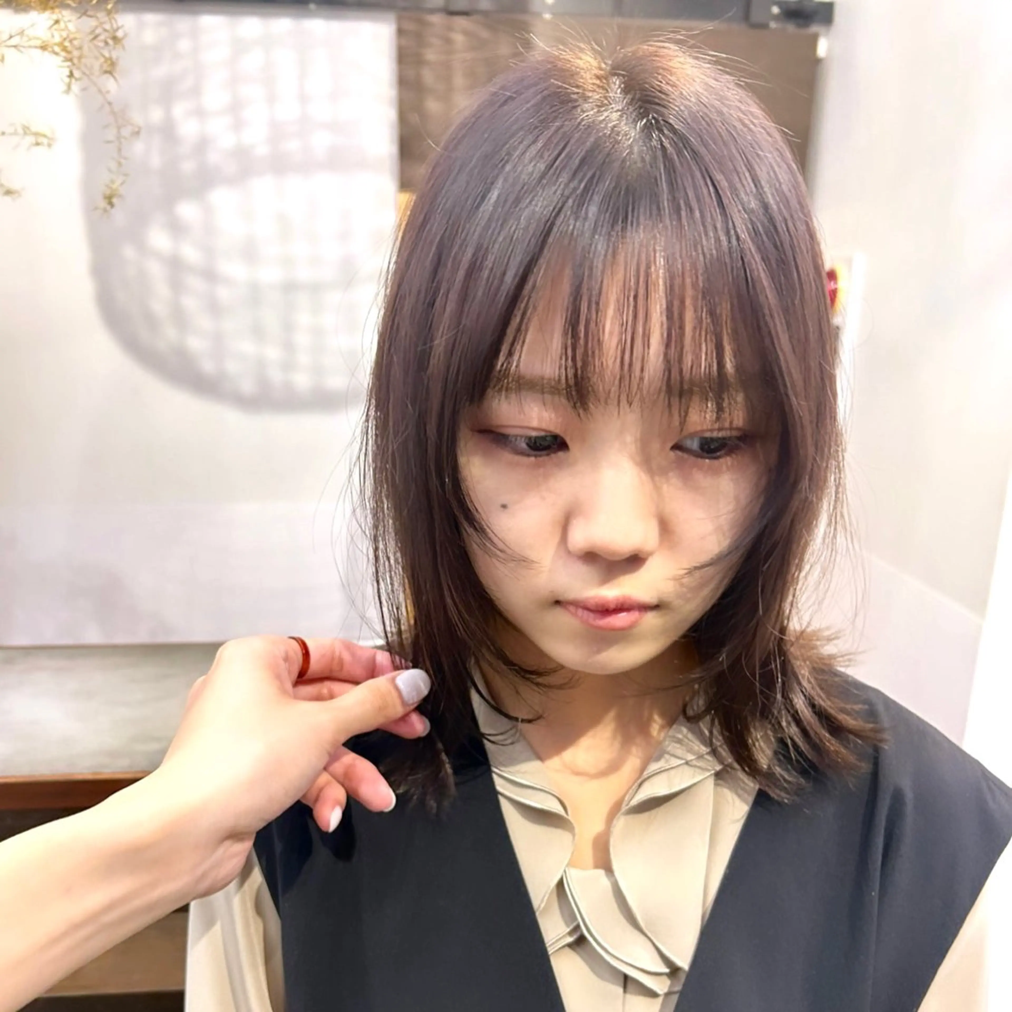 ミディアム カラー écouter所属・ショート/ウルフ ハイトーン/カイセイのヘアスタイル