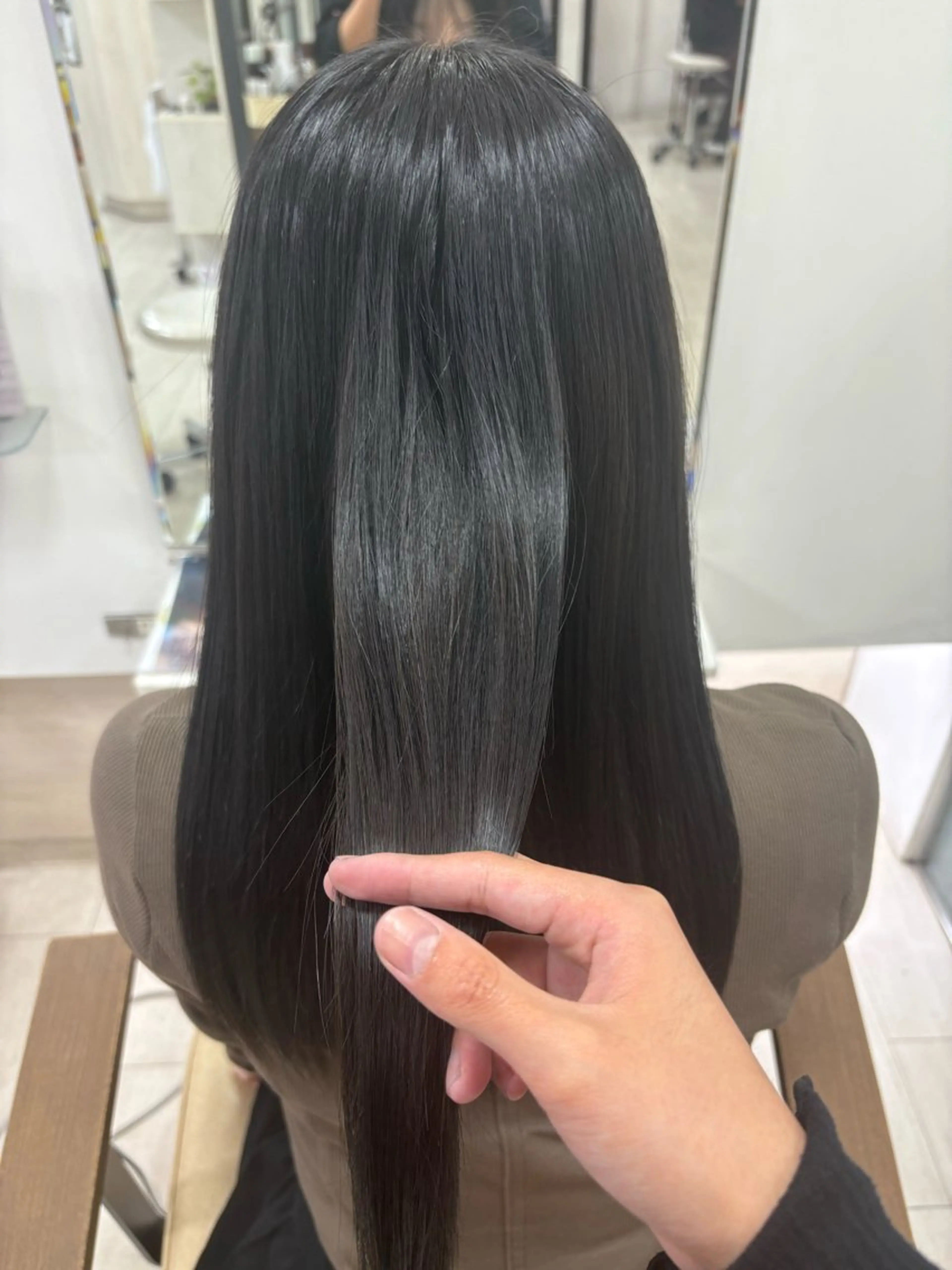 ロング カラー ヘアカラー トリートメント 栗田 優月のヘアスタイル