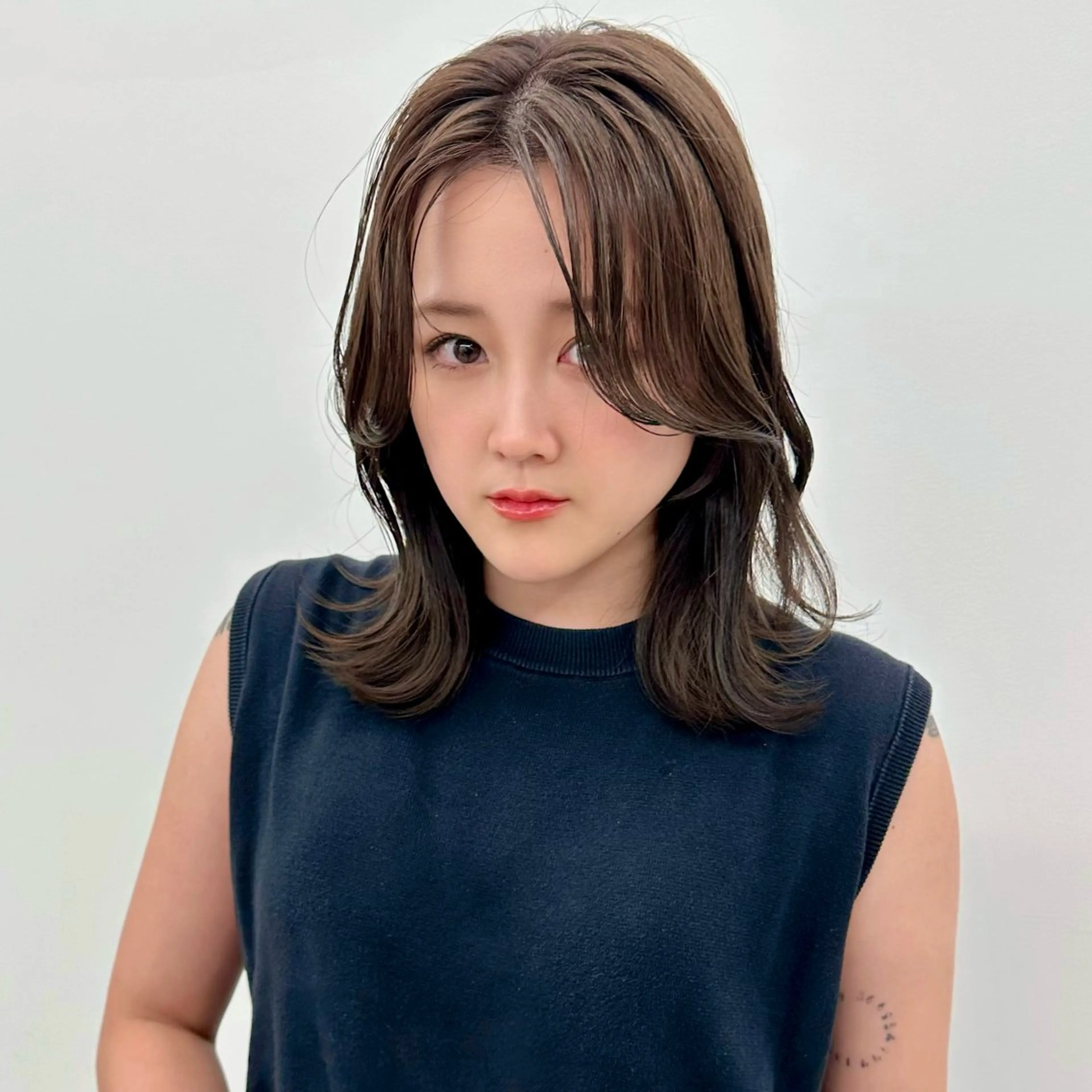 ミディアム カラー ブリーチなし/レイヤ ー特化🌈Tommyのヘアスタイル