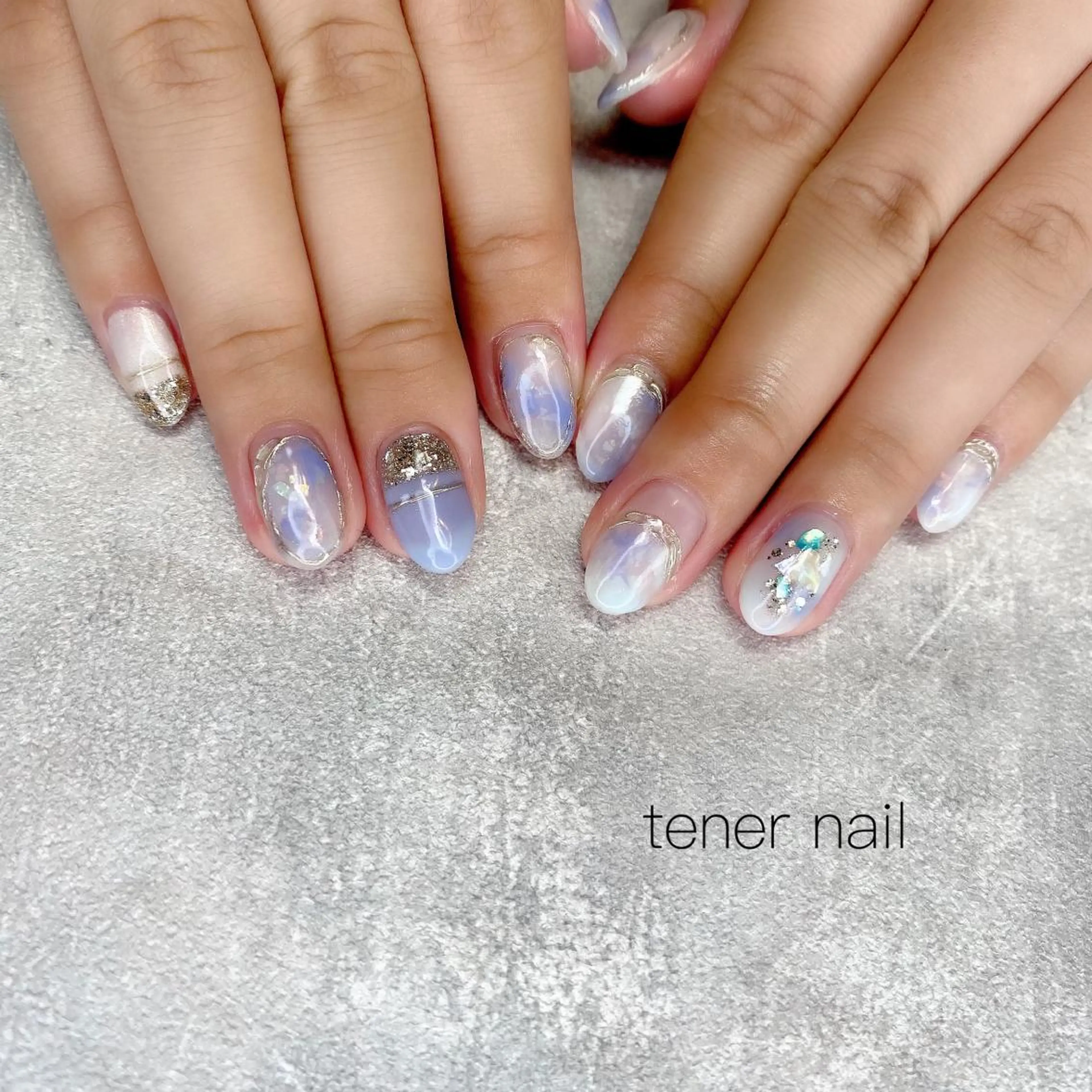 ネイル ブルー ホワイト tener  nail  テネルネイル所属・テネルネイル tener nailのネイルデザイン