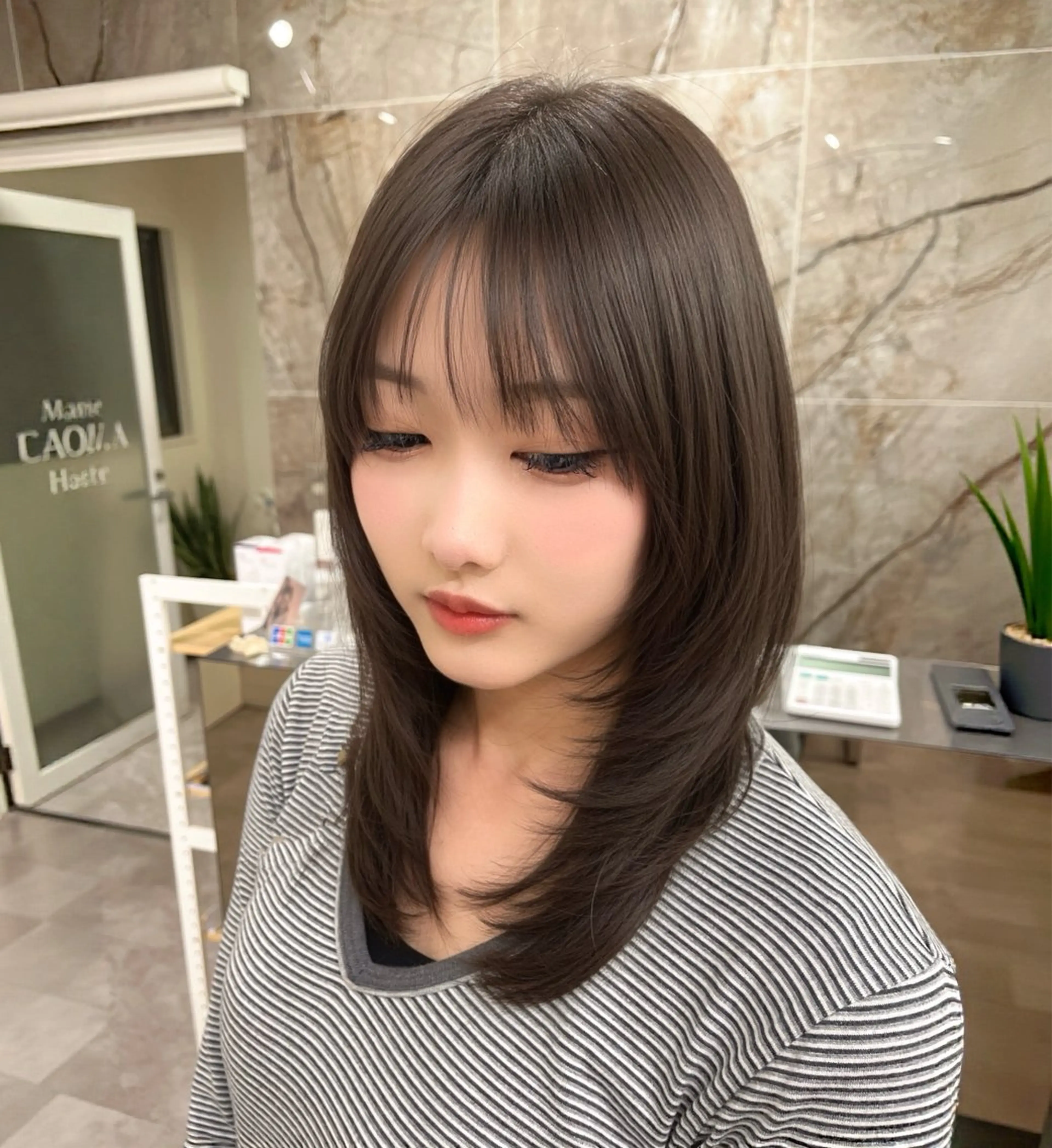 🌼平日限定🎗️U30🎗️【レイヤーカット＋ケアカラー＋2STEPトリートメント✨】の写真