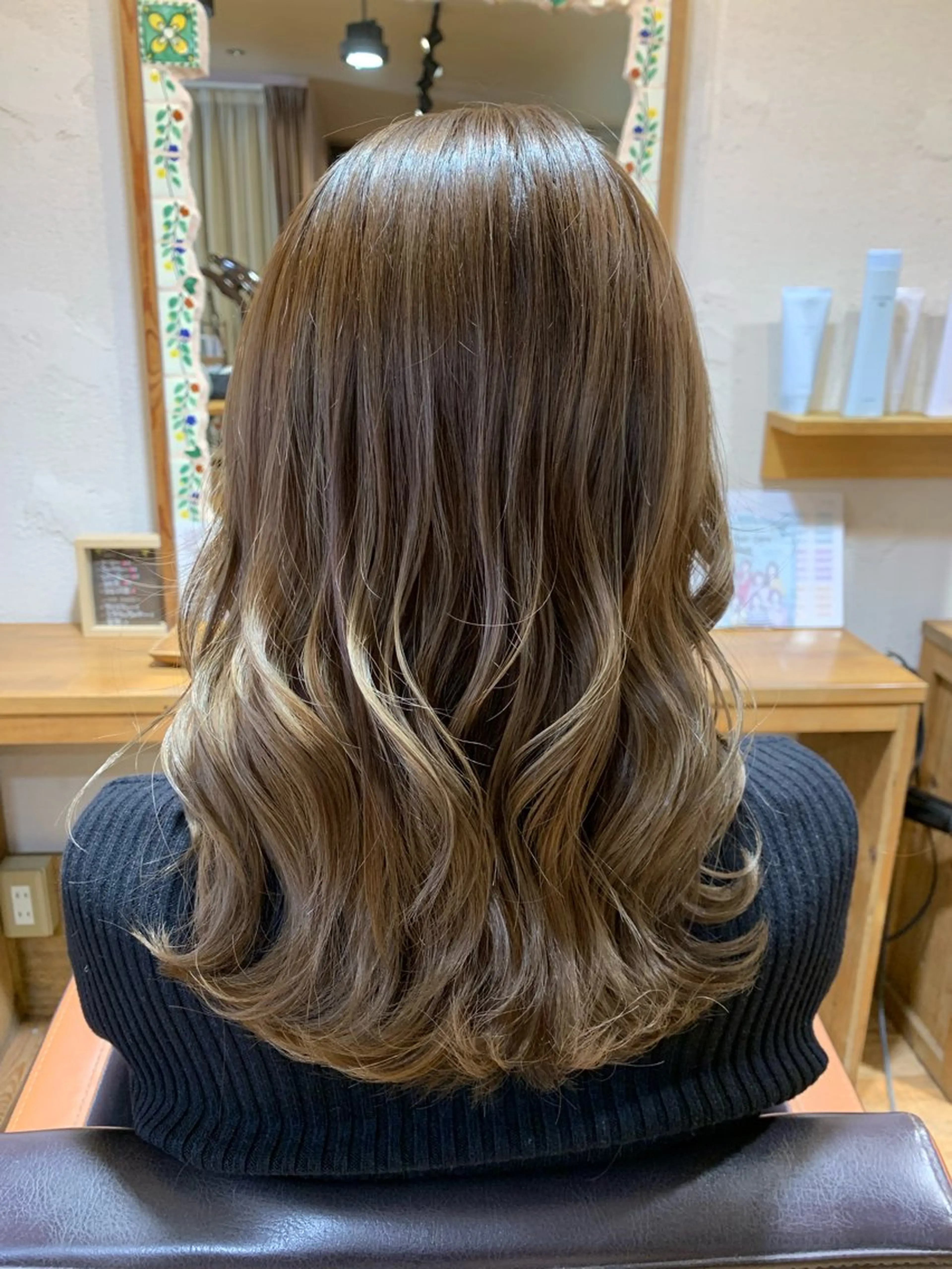 セミロング ハイライト ameet所属・ameet さくらのヘアスタイル