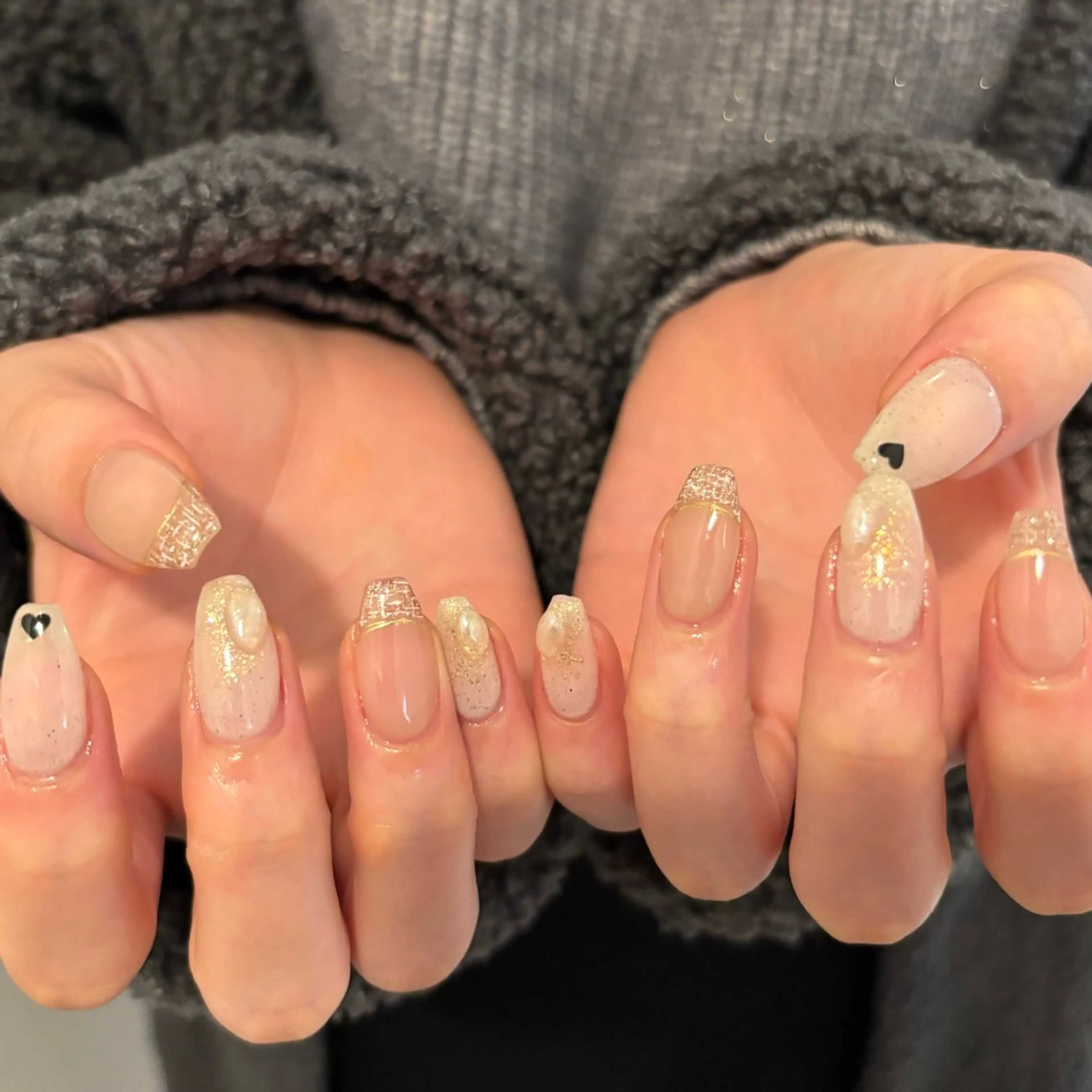 ネイル オーロラネイル ぷっくりネイル LYLY yukiのネイルデザイン