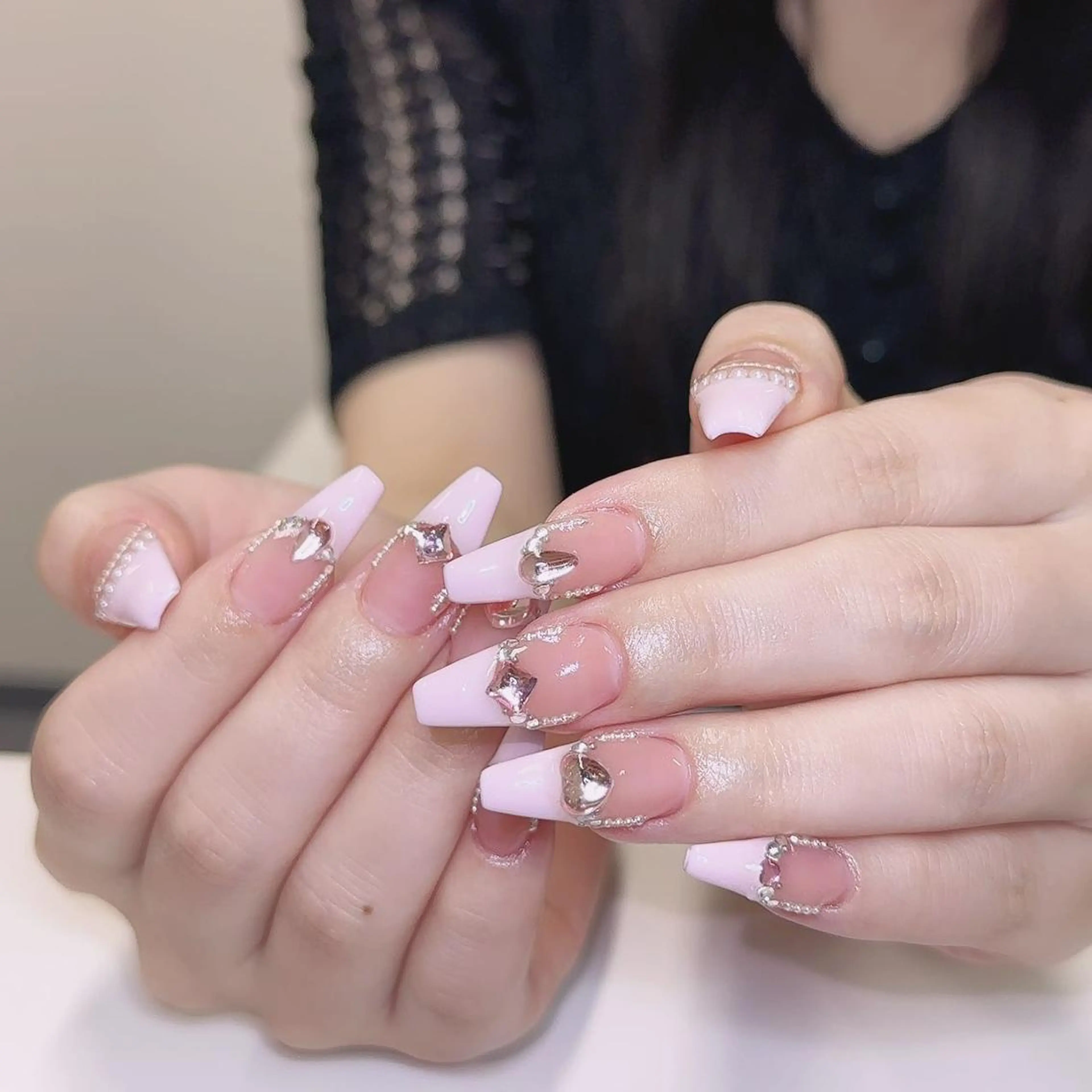 ネイル アートネイル 長さ出し ネイルチップ Queens みなみのネイルデザイン