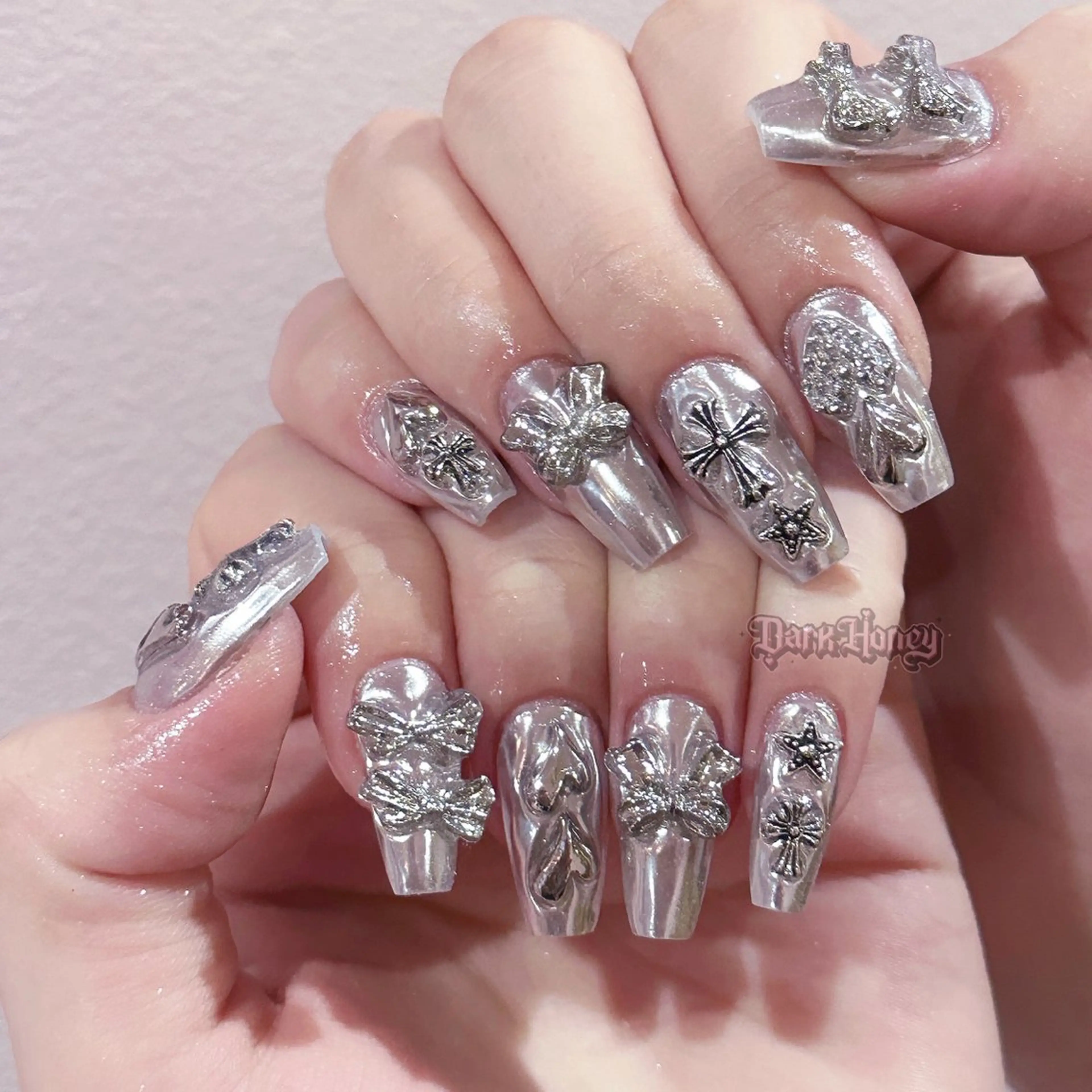 ネイル Dark honey スカルプ専門原宿店のネイルデザイン