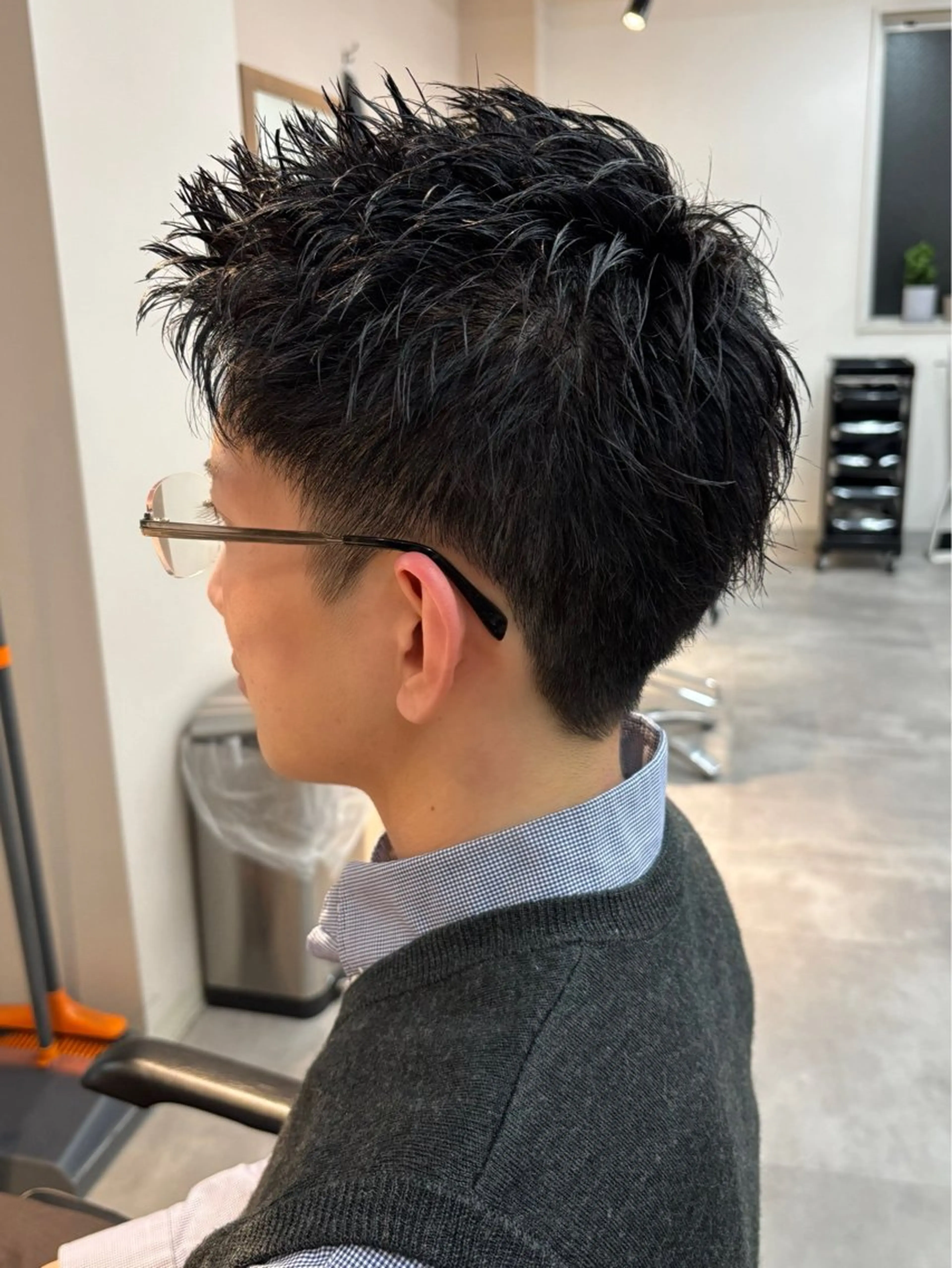 メンズ スパイキーショート カット フェザーパーマ/韓国 /メンズカット保立のヘアスタイル