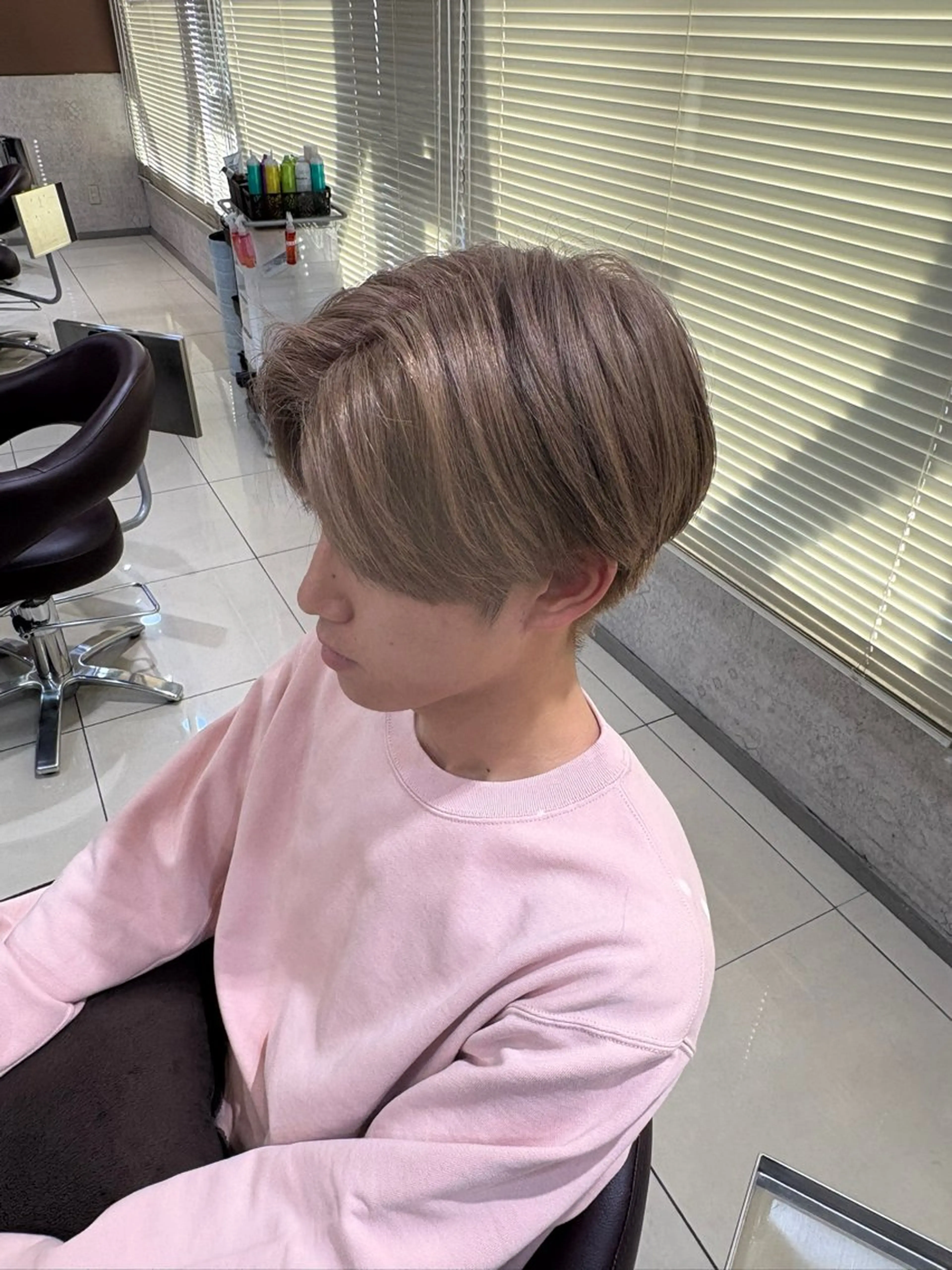 カラー メンズ メンズブリーチ ベージュカラー ブリーチ ミルクティーベージュ フェザーパーマ/ ダブルカラー/藤田のヘアスタイル