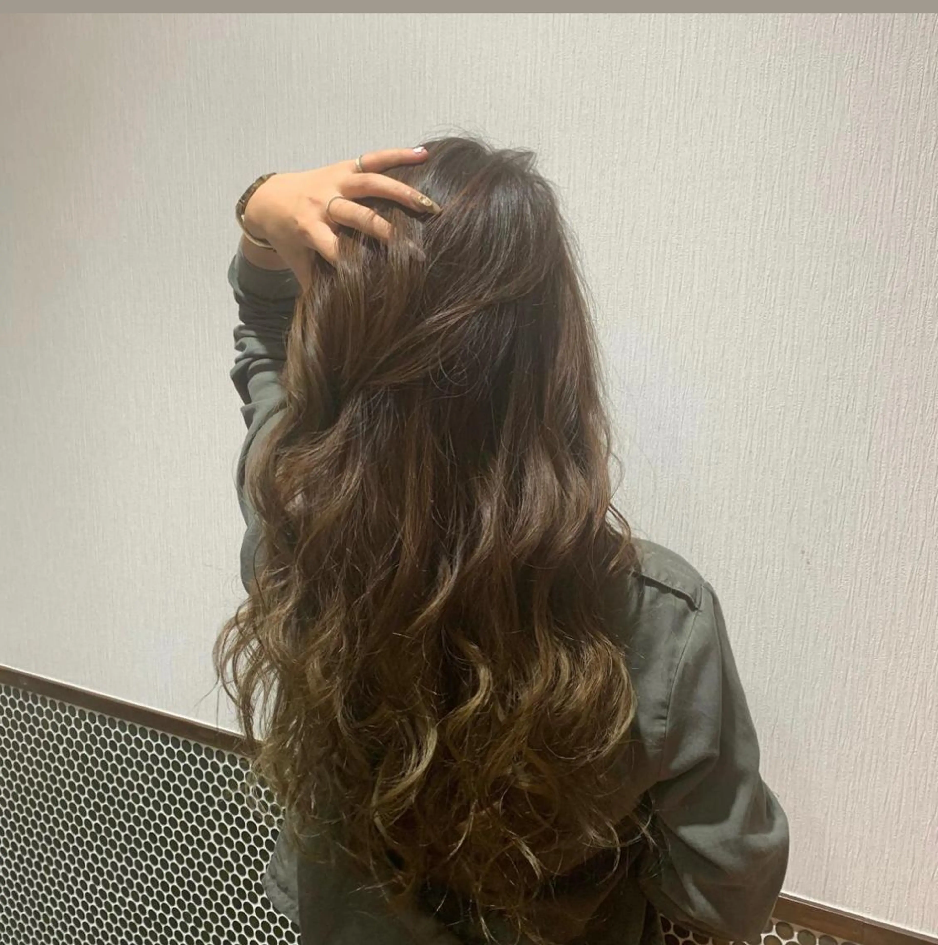 ミディアム カラーリスト菅澤 岳のヘアスタイル