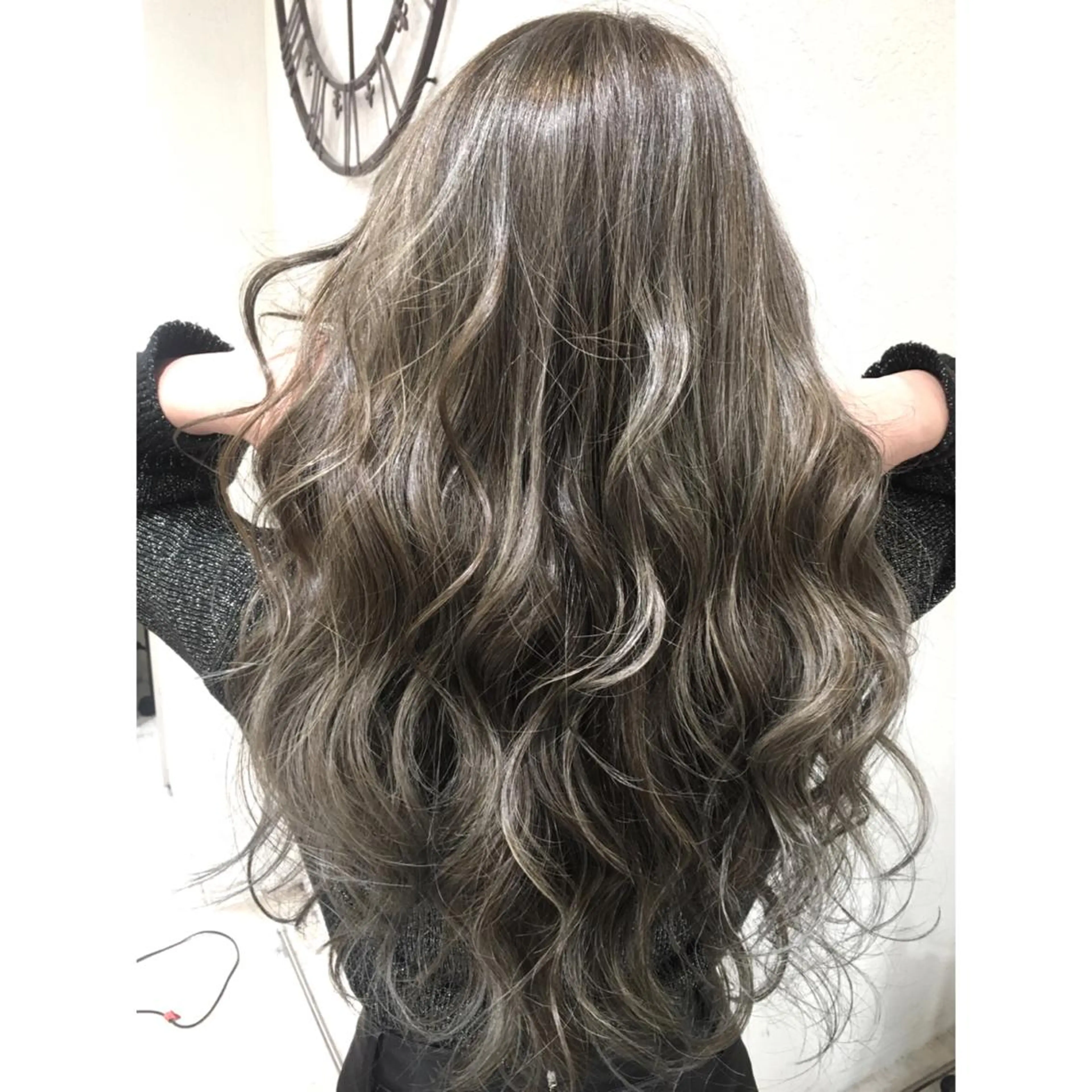 ロング カラー ハイライトカラー 3Dハイライト ハイライト ヘアカラー トリートメント 井上 一平のヘアスタイル