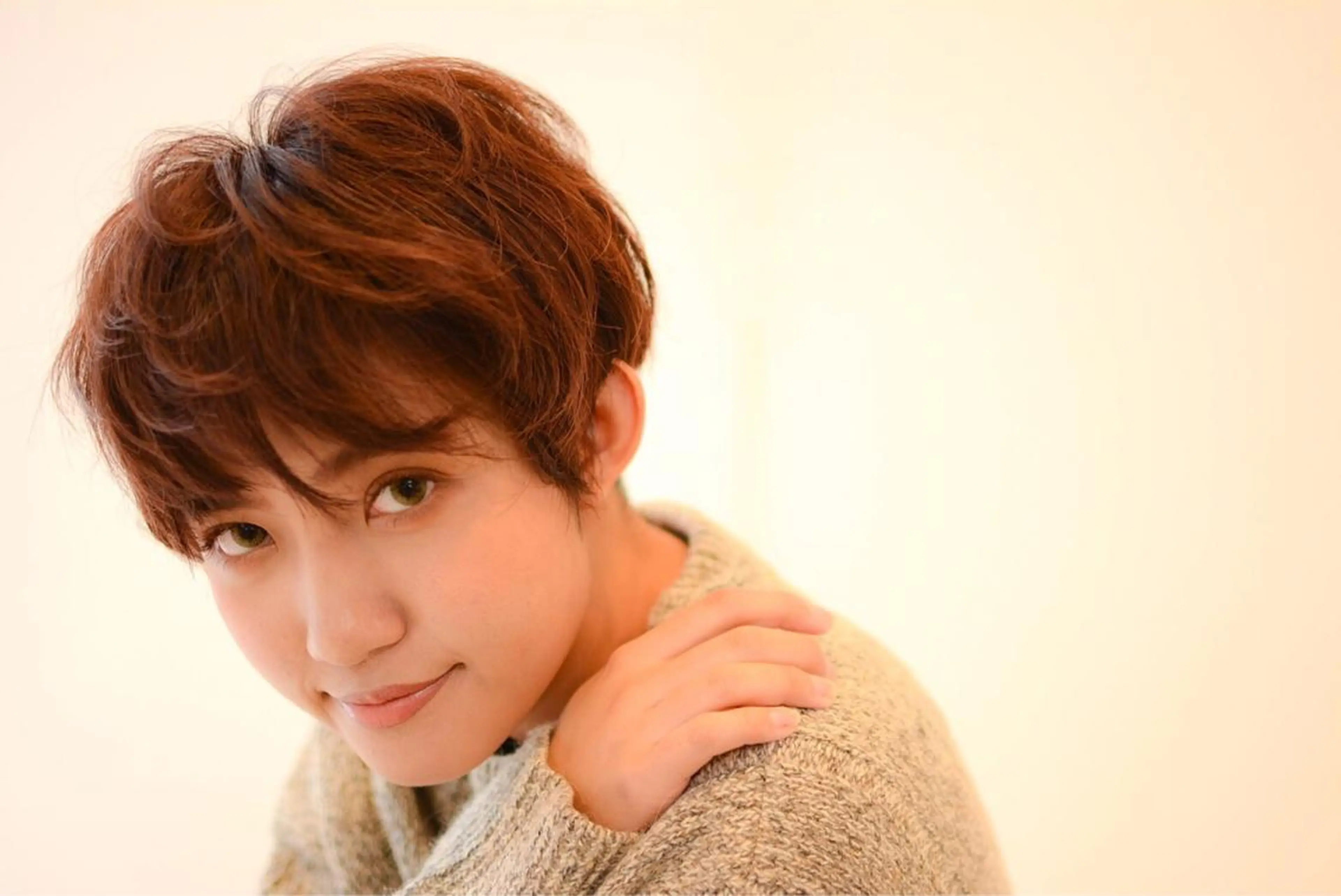 スズキ シオリのヘアスタイル