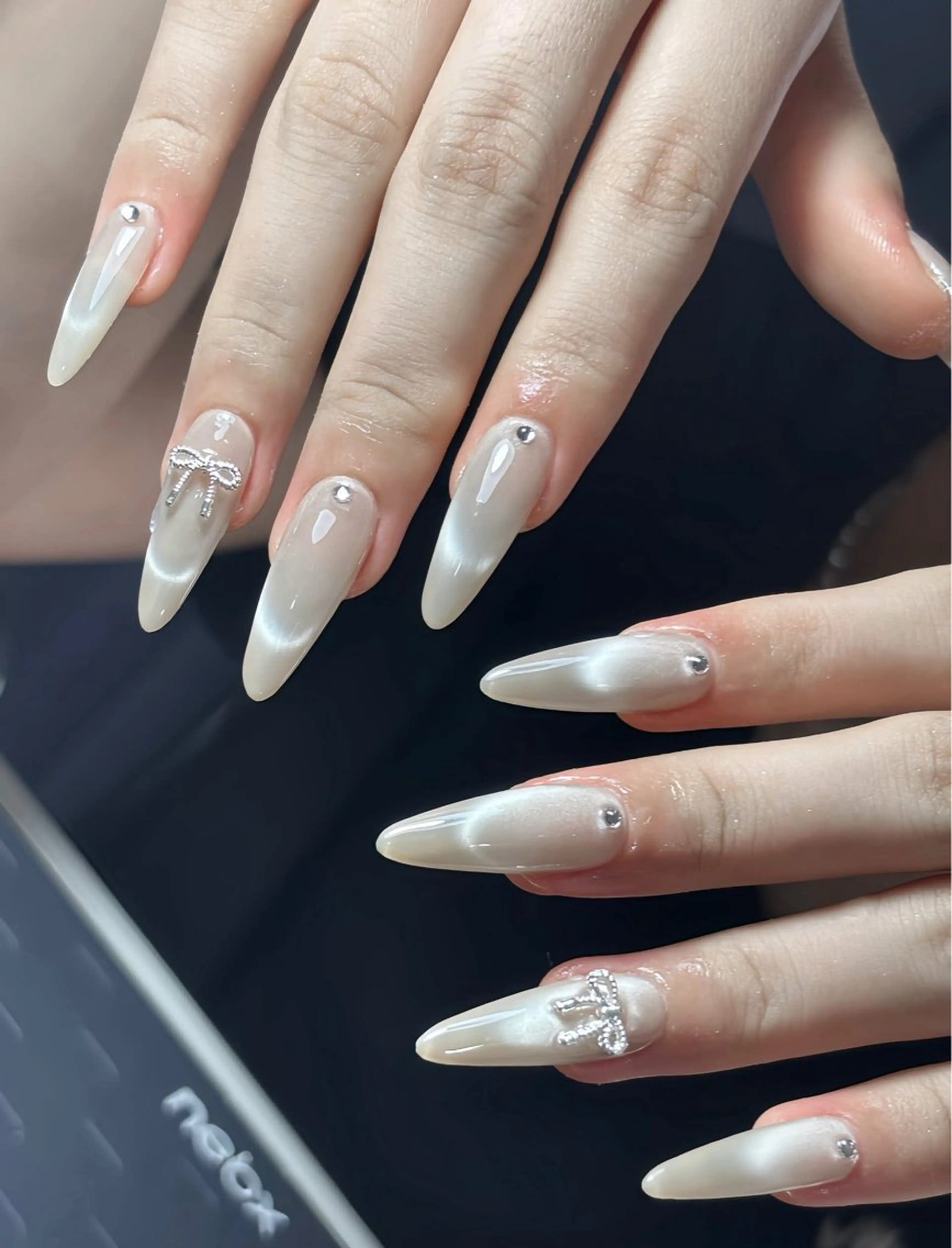 ネイル オーロラネイル チークネイル フットネイル フレンチネイル 韓国ネイル ハンドネイル Lumi Nailのネイルデザイン