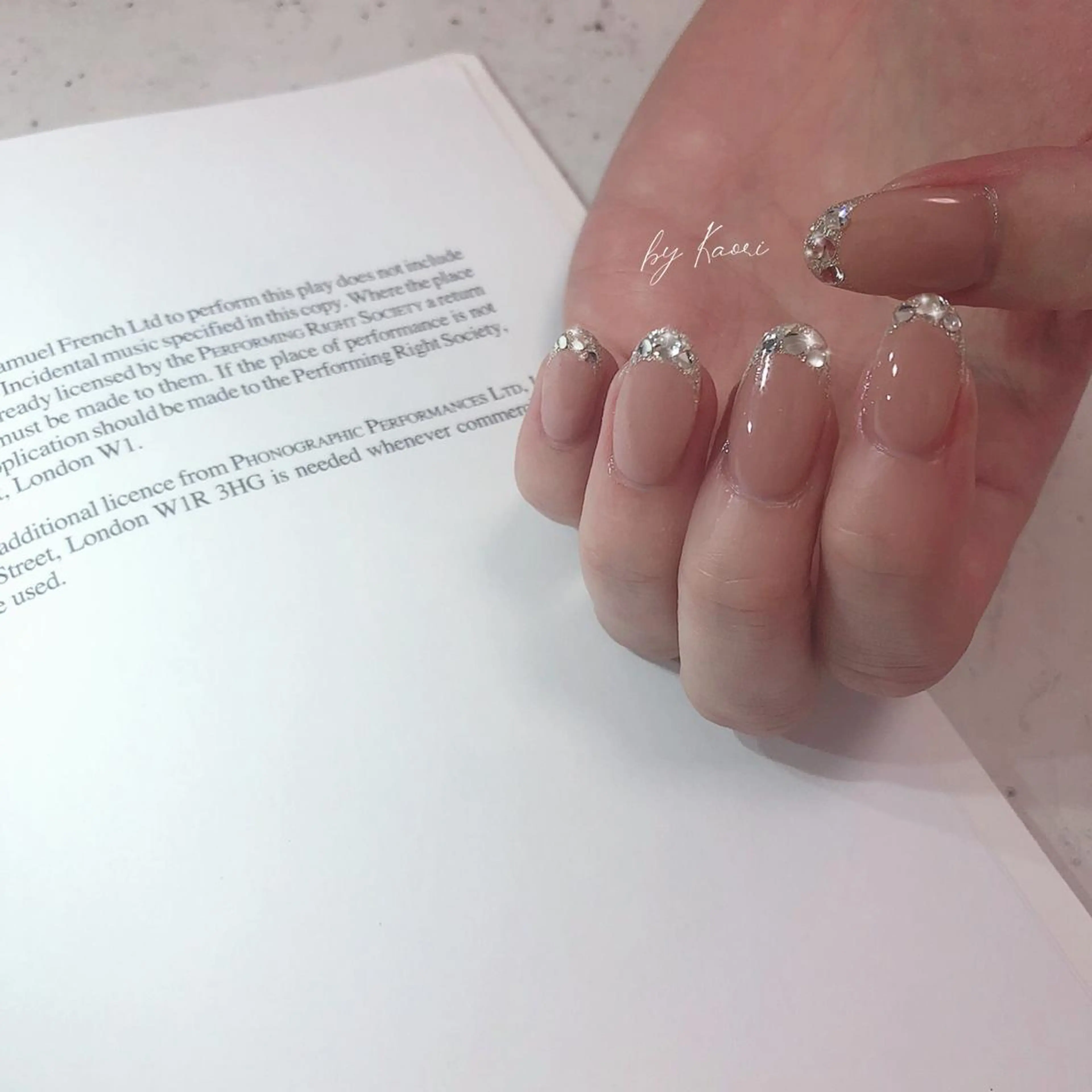 ネイル オーロラネイル ブラウン カジュアル フットネイル フレンチネイル ハンドネイル _Defi_ by Kaoriのネイルデザイン