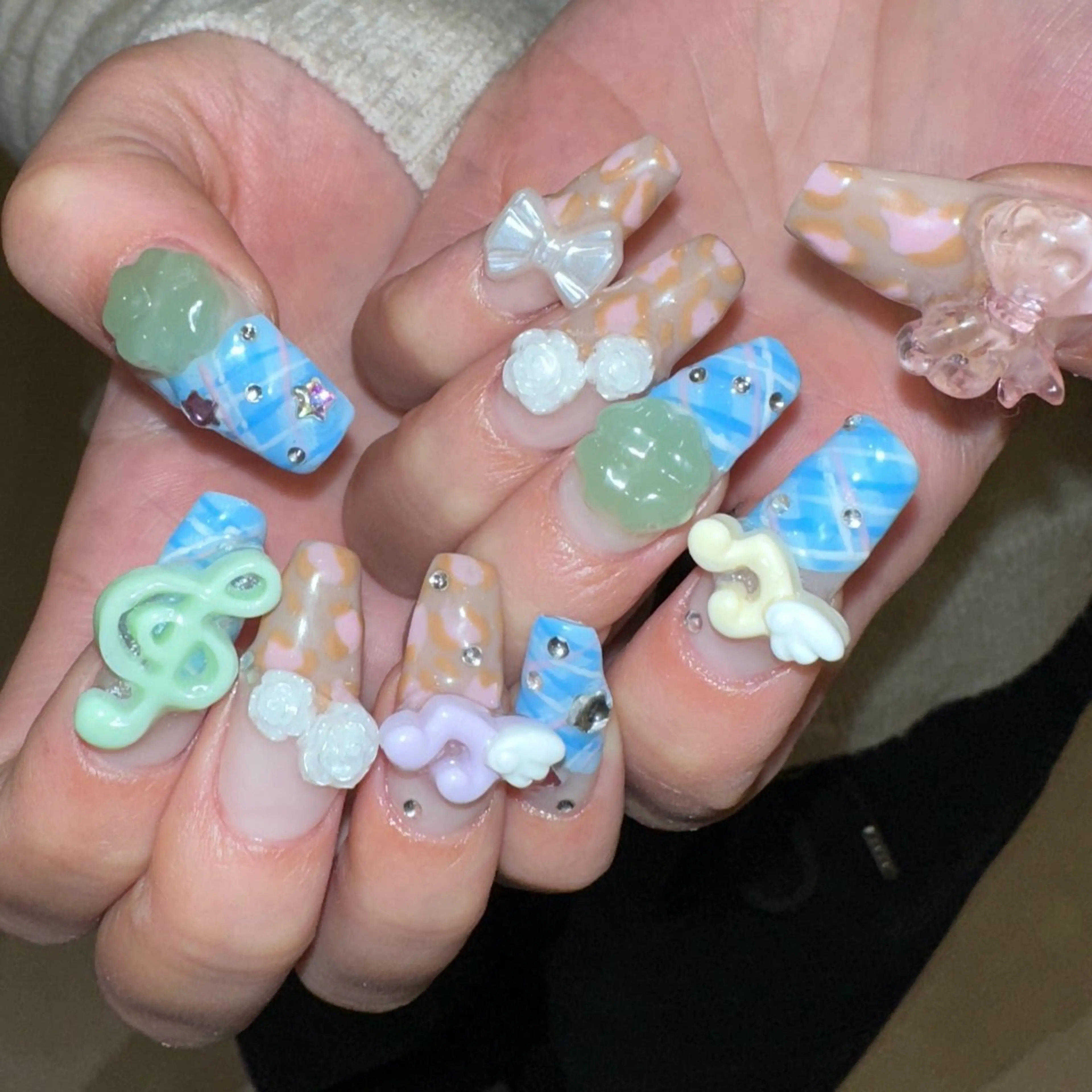 ネイル ハンドネイル 👽個性派ネイル🎀 komachiのヘアスタイル