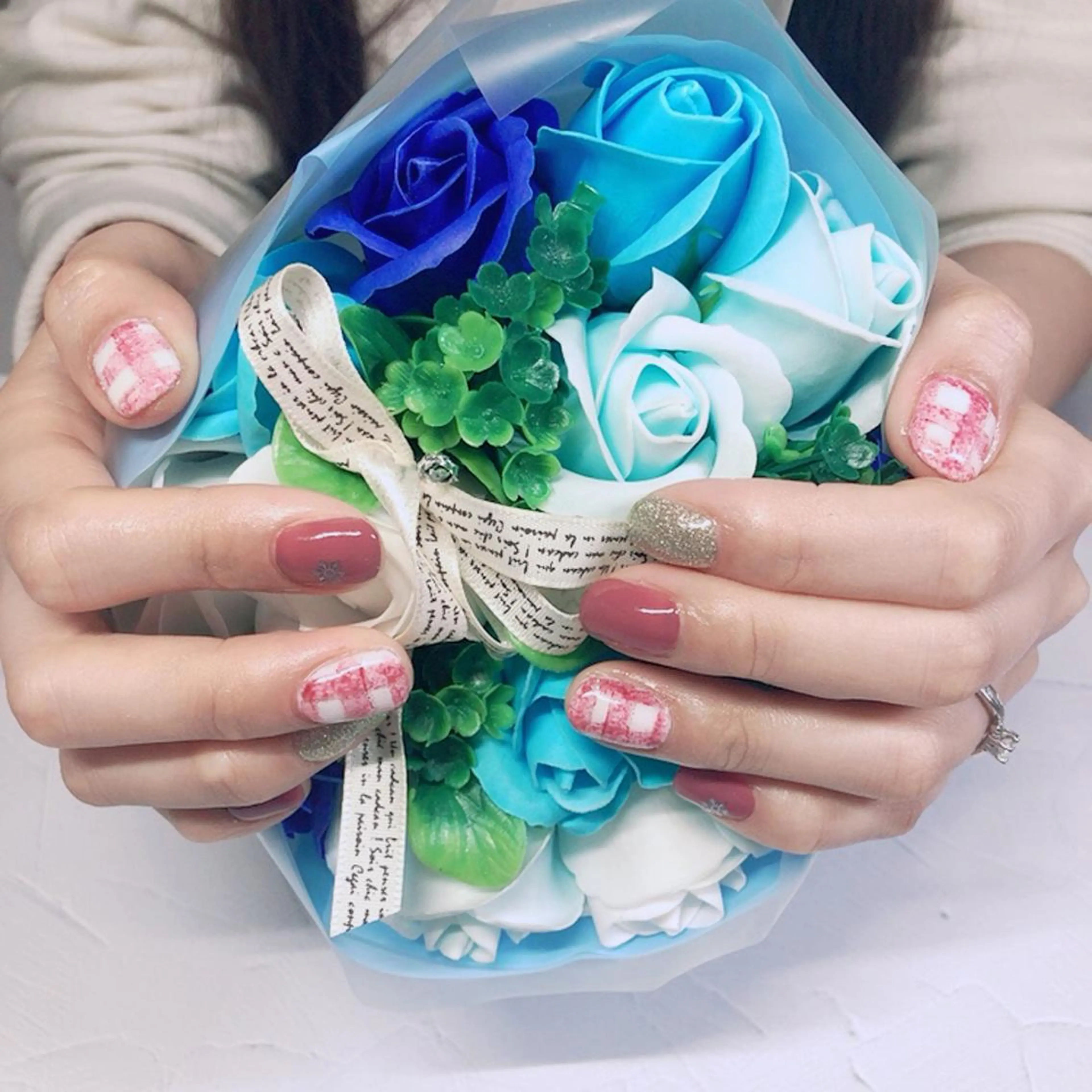 ネイル 持ち込み 奥園 良恵のネイルデザイン