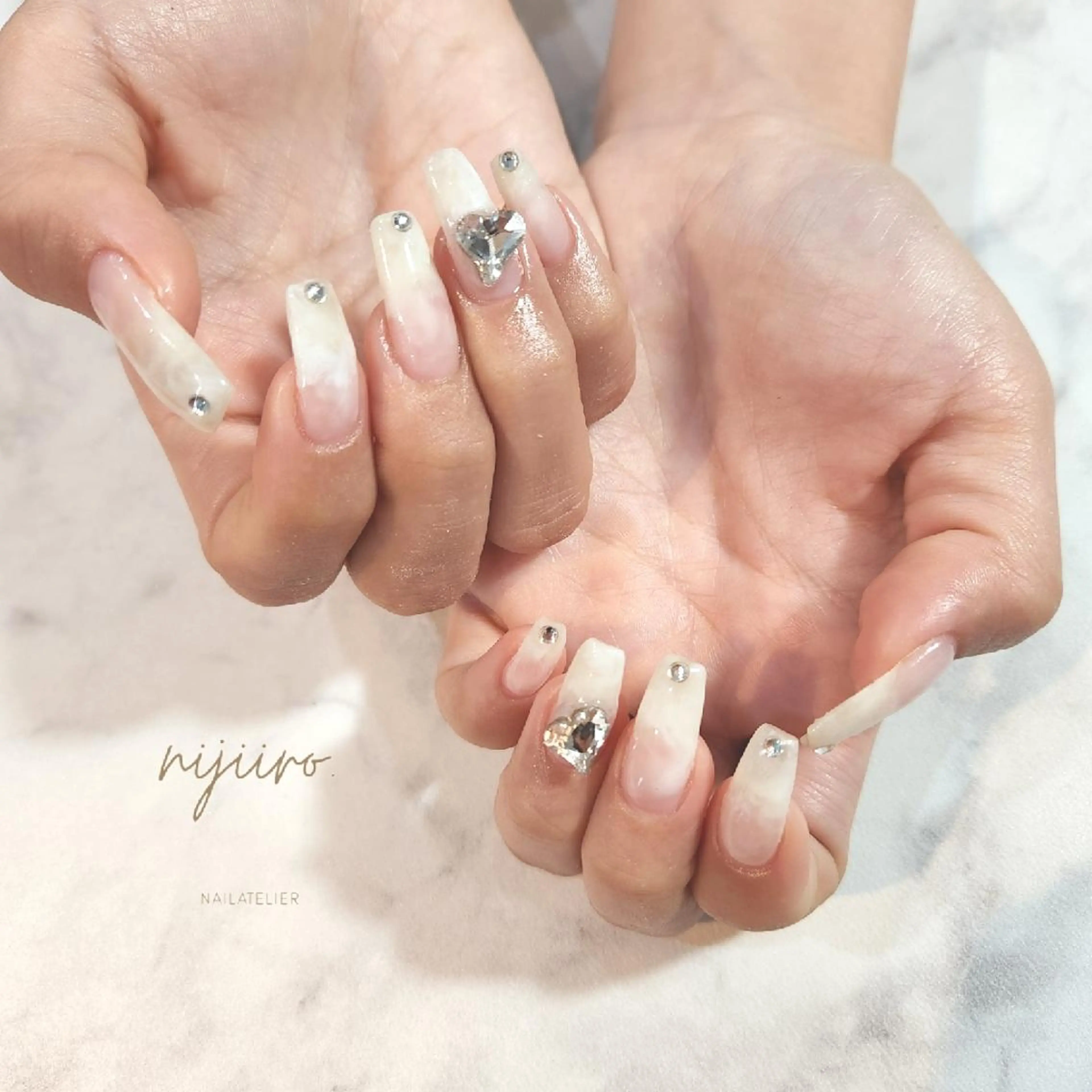 ネイル ハンドネイル nailatelier nijiiro.所属・nijiiro🌈 サトウのネイルデザイン
