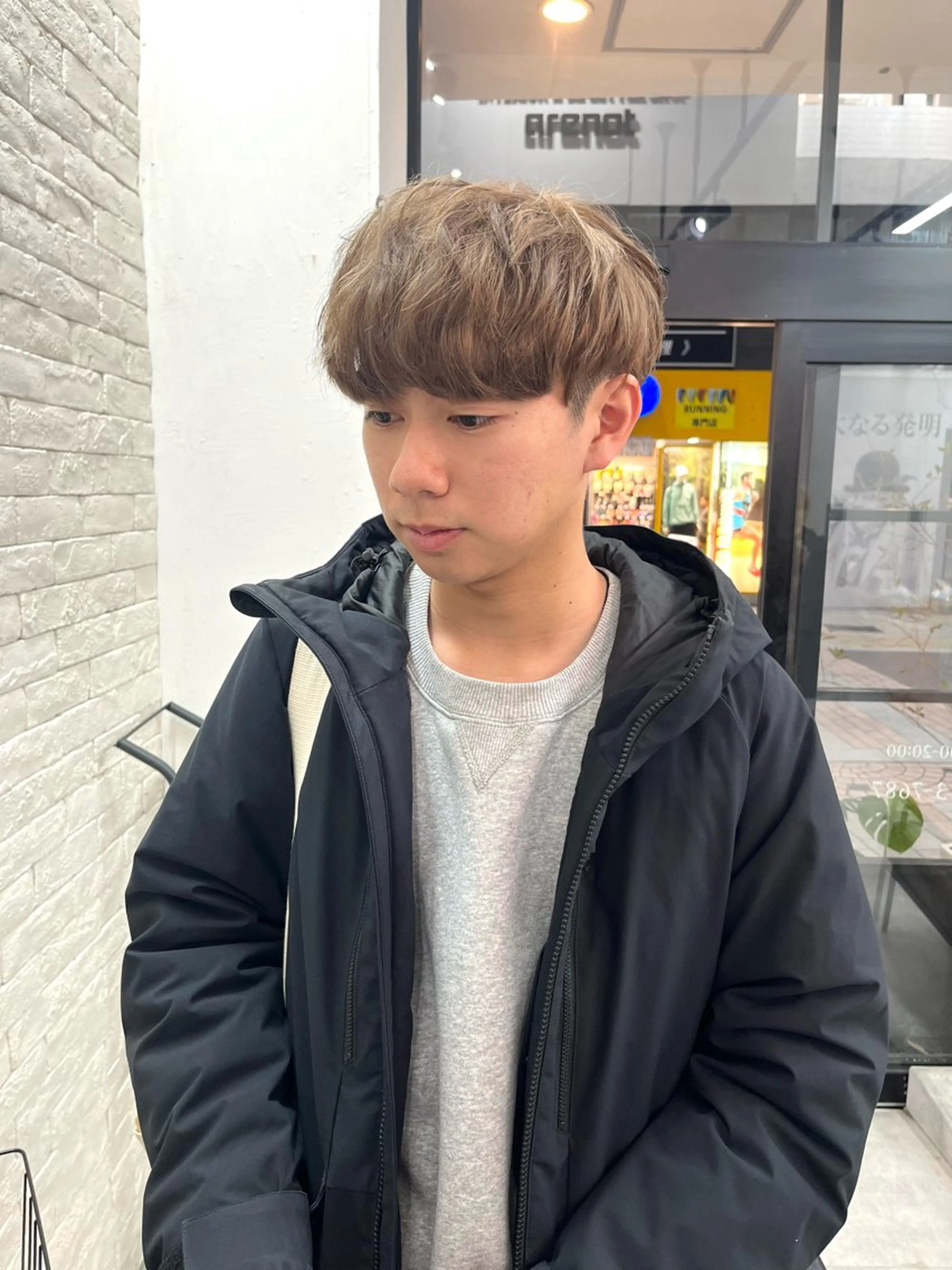 カラー メンズ マッシュ ベージュカラー カット ヘアカラー トリートメント piilo所属・末吉 眞義のヘアスタイル