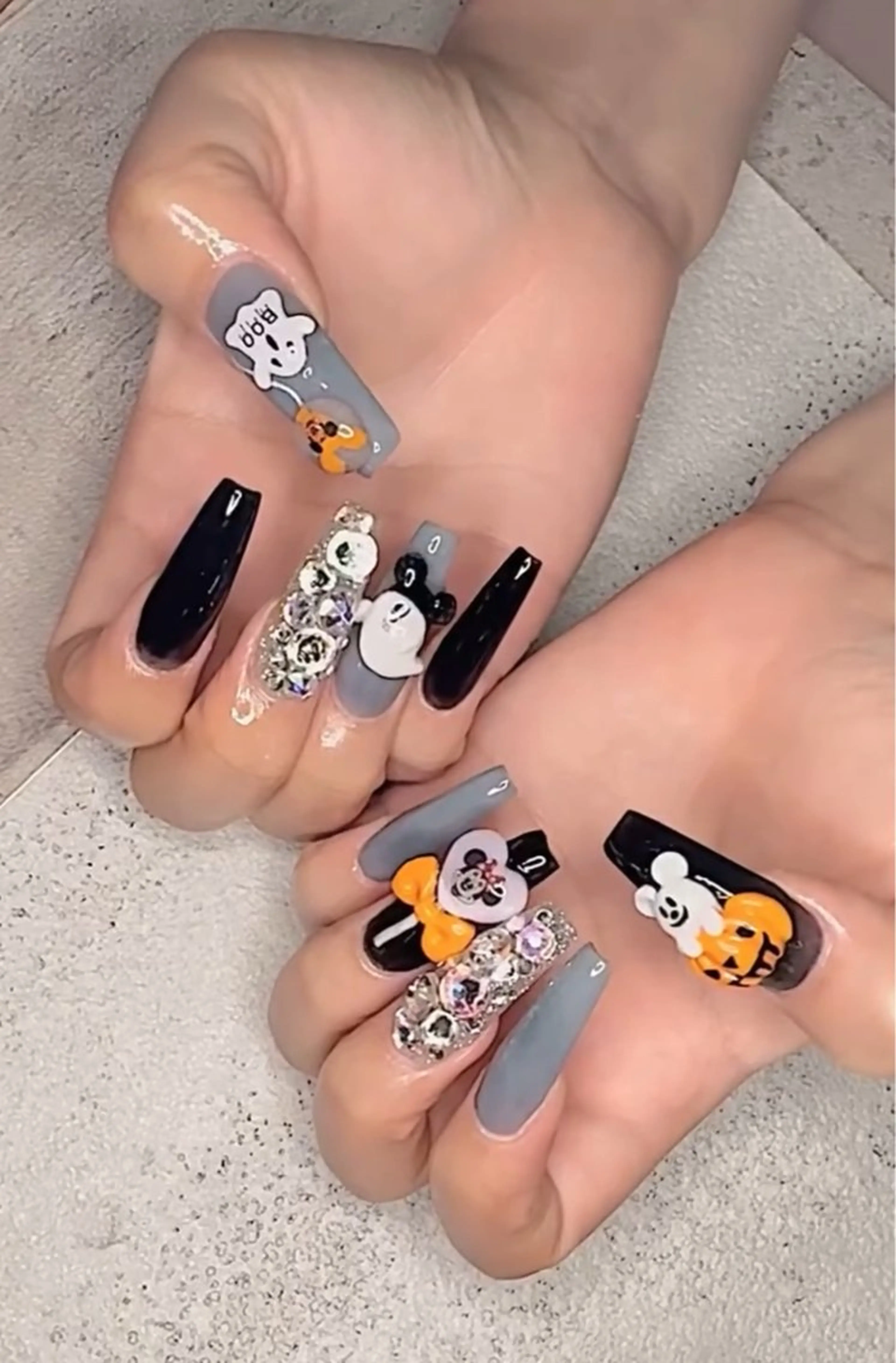 ネイル チークネイル 桜ネイル フットネイル ジェルネイル ハロウィン XIINH NAIL SALONのネイルデザイン