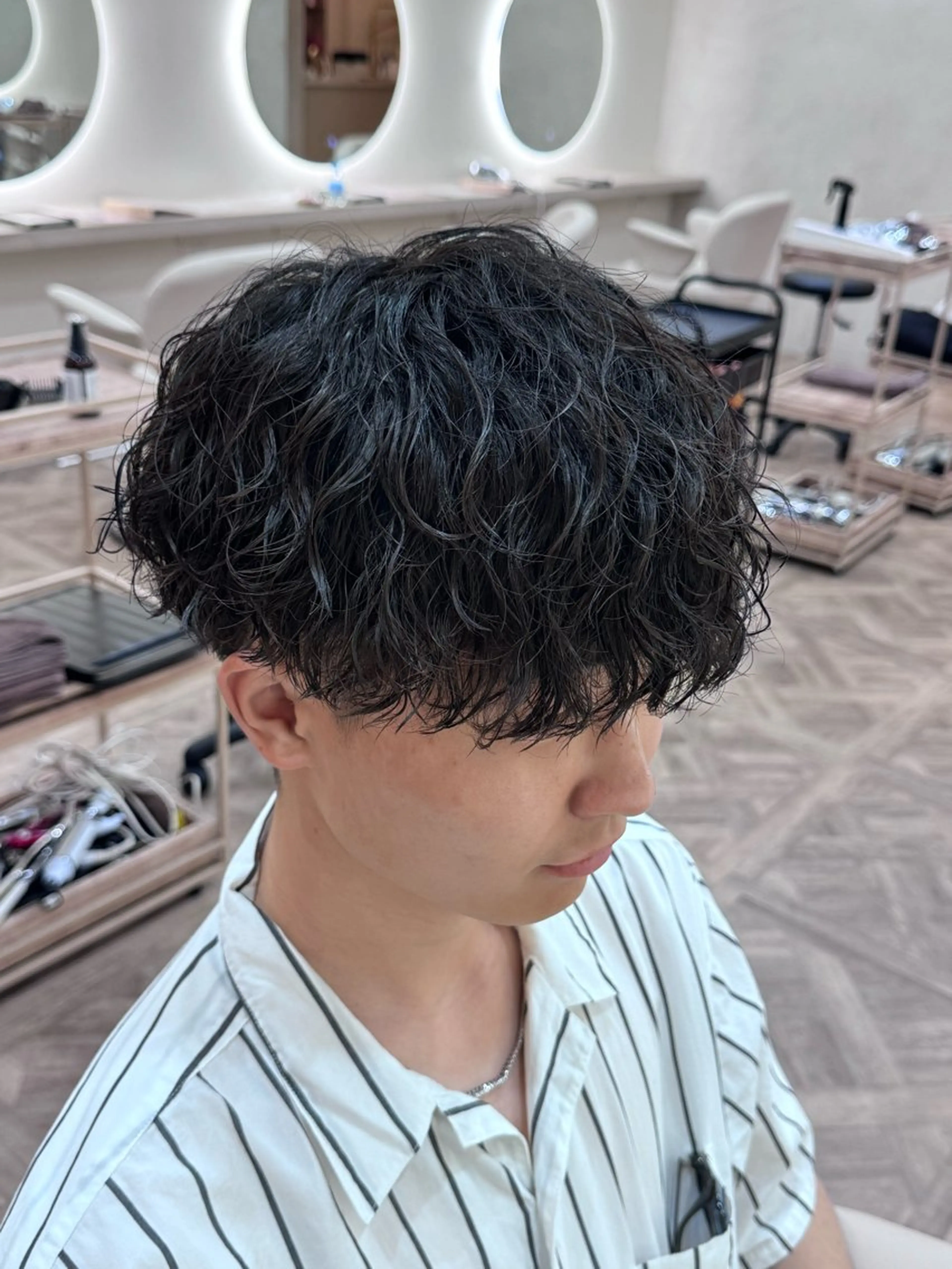 ショート パーマ職人DAIKI ツイスパ/波巻きのヘアスタイル