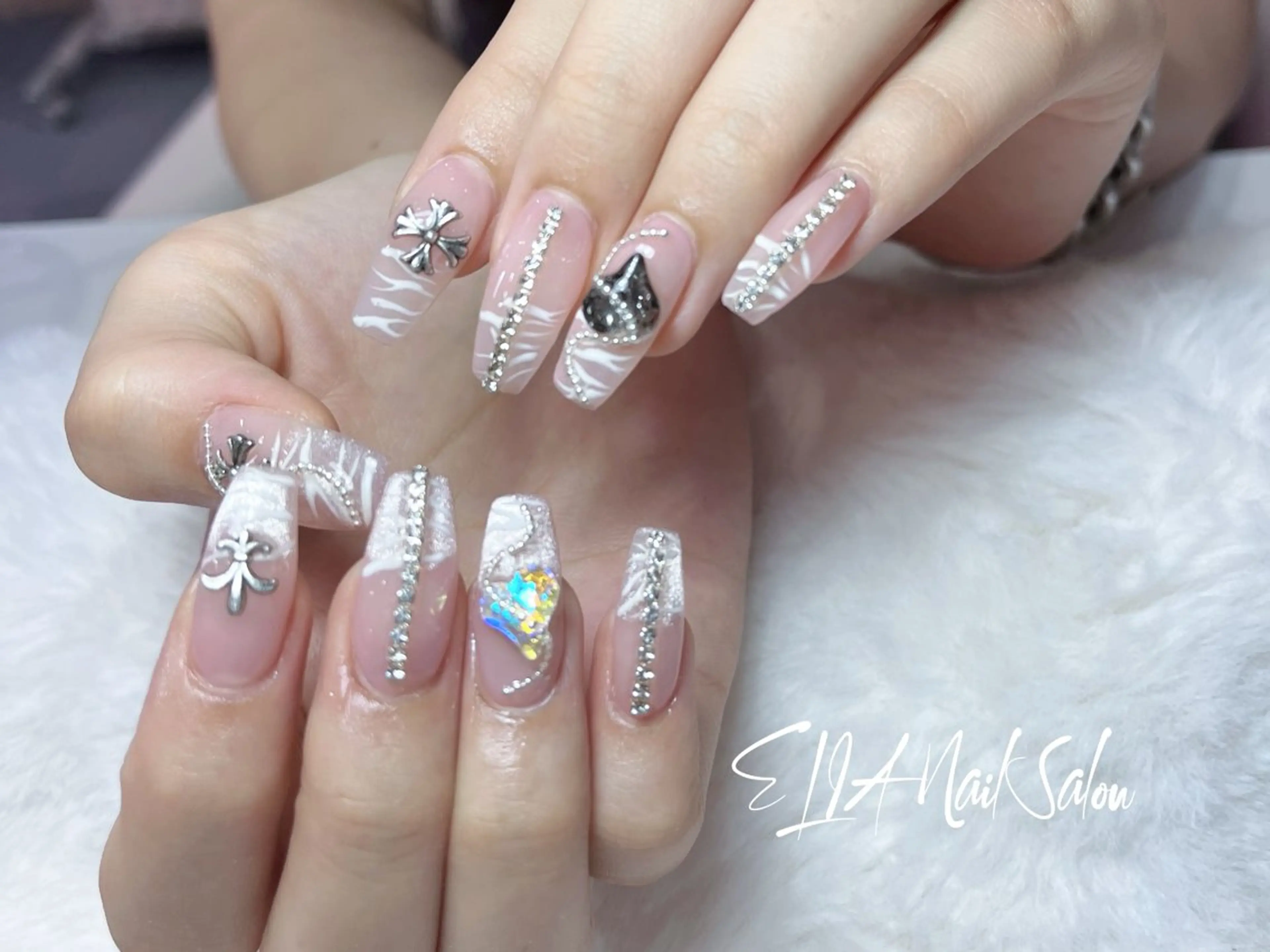 ミディアム cici nailのネイルデザイン