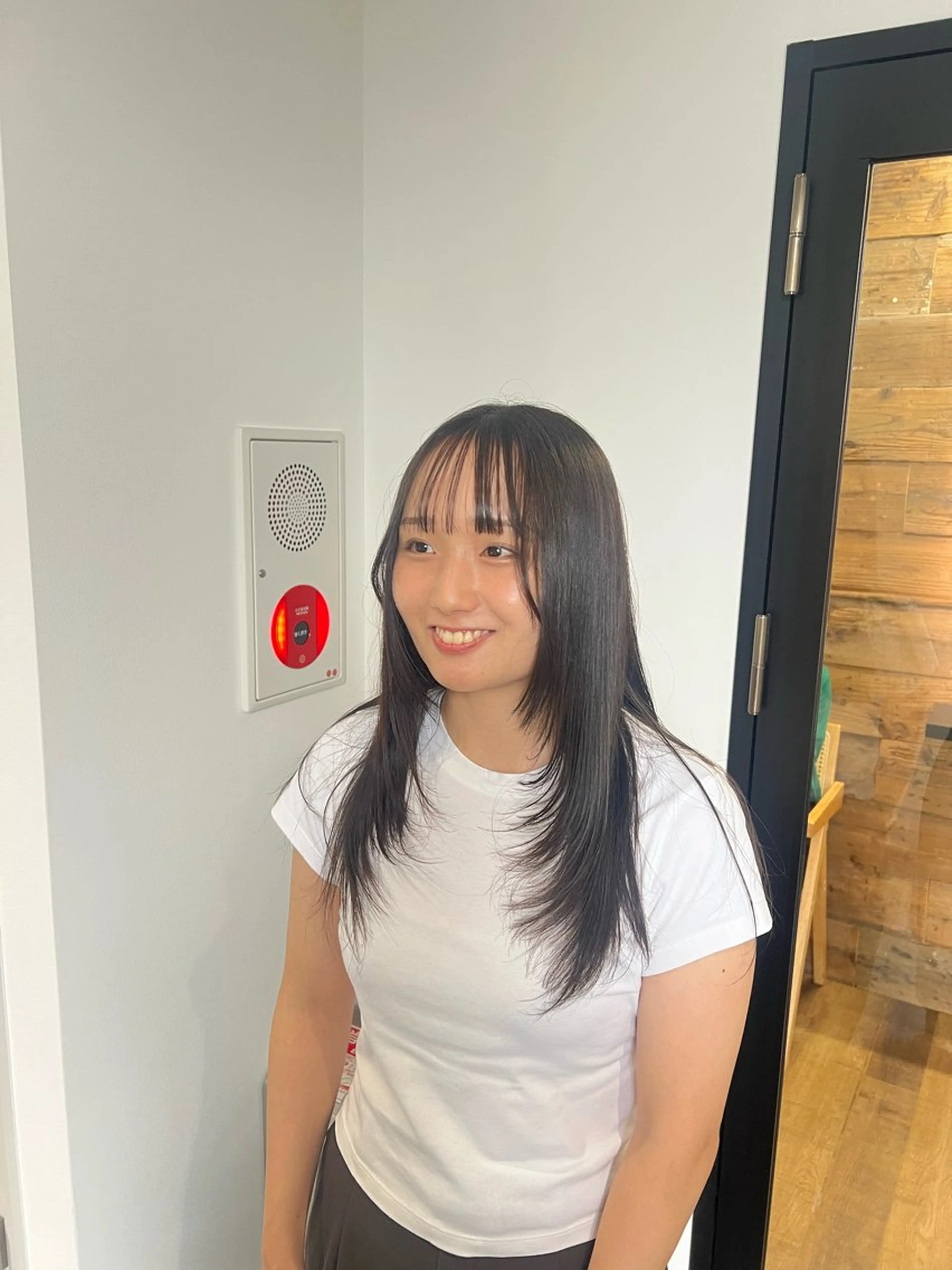 ロング 顔まわりレイヤー レイヤーカット ひなた-YUCCA- elua⭐️のヘアスタイル