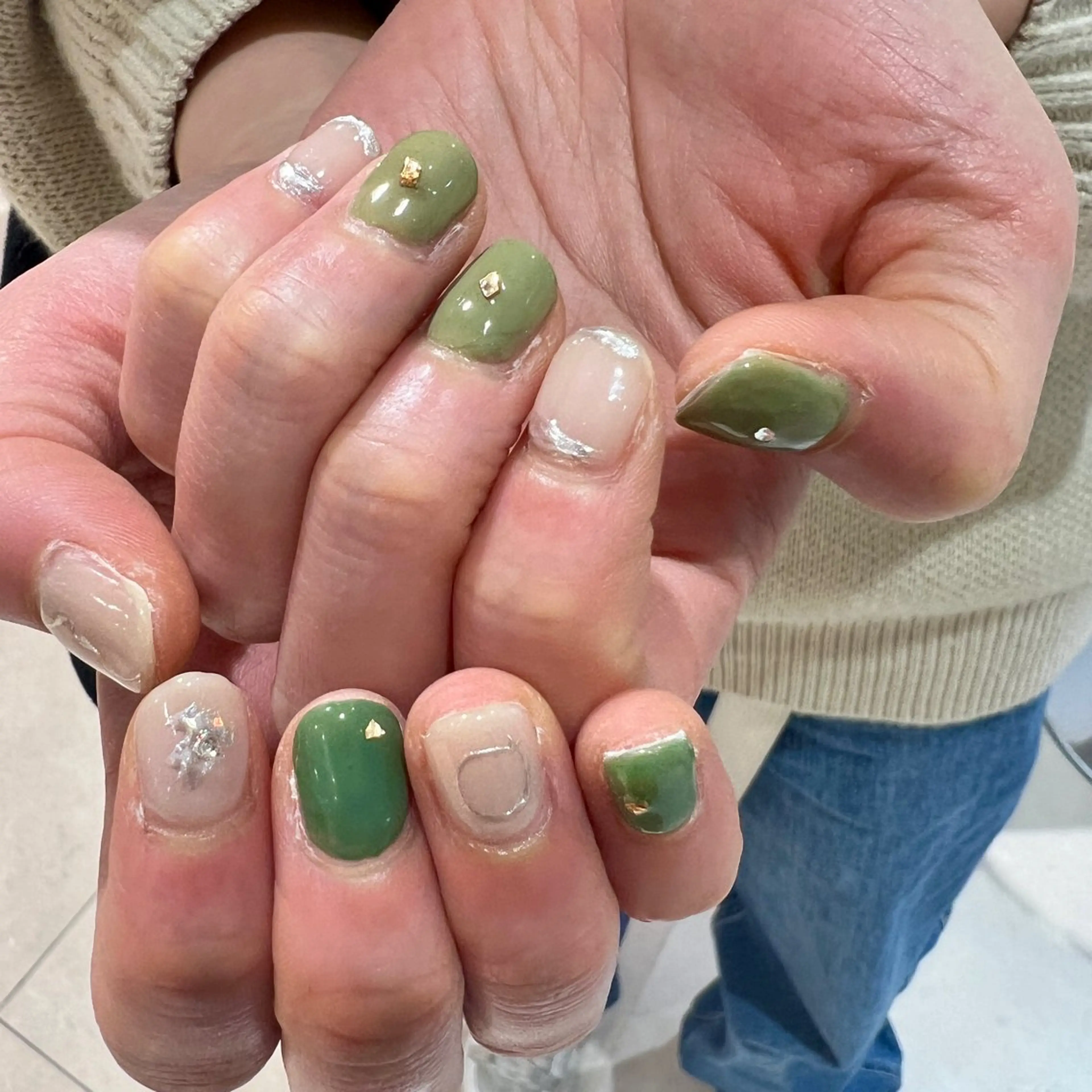 ネイル グリーン 持ち込み ハンドネイル 個性派ニュアンス nuts nail所属・【池袋】nuts nail なつみのネイルデザイン
