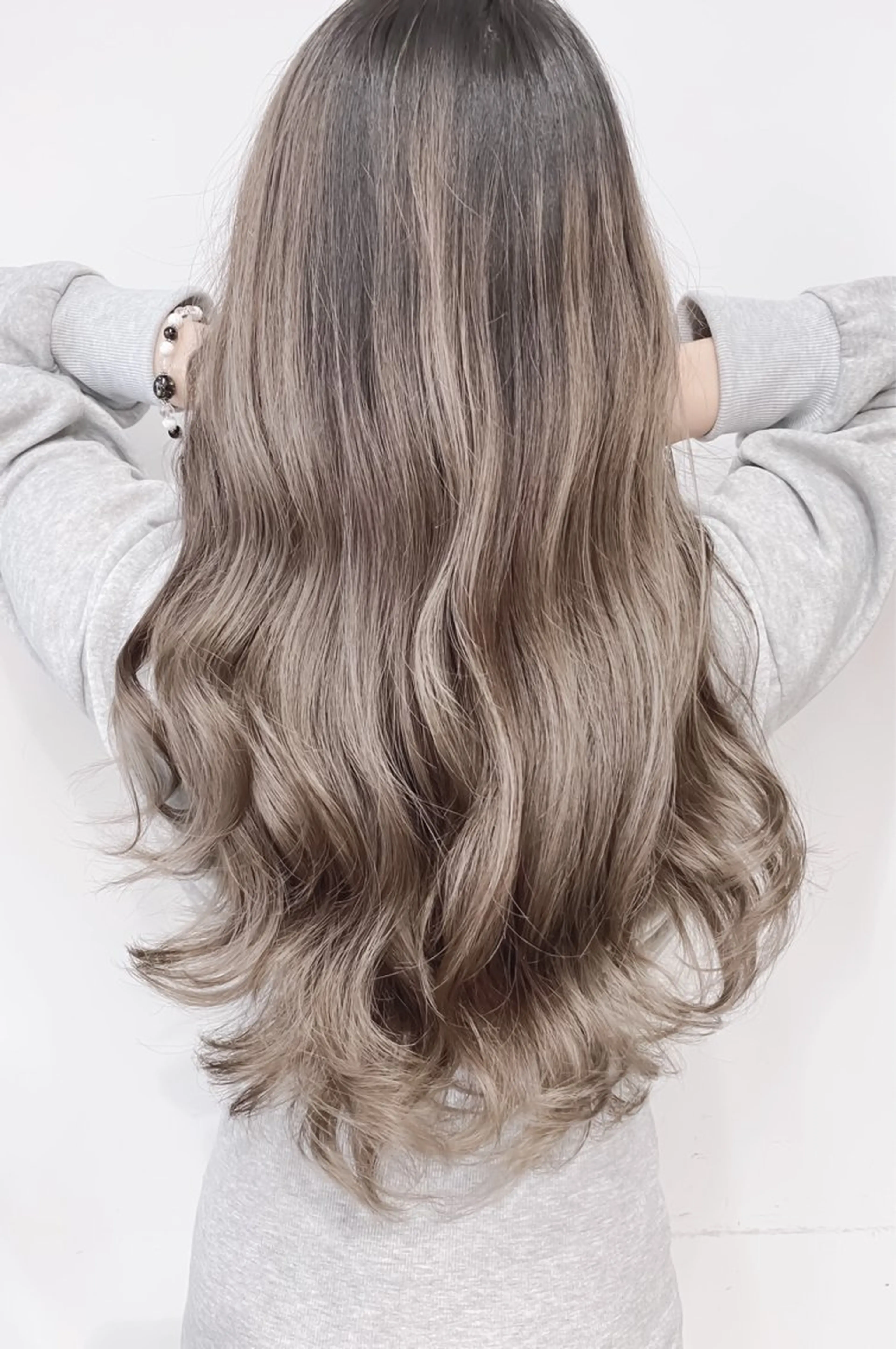 ロング カラー バレイヤージュ ブリーチ 透明感カラー ダブルカラー ハイライトカラー 竹内ケンゴ🇰🇷 EIGHT藤沢のヘアスタイル