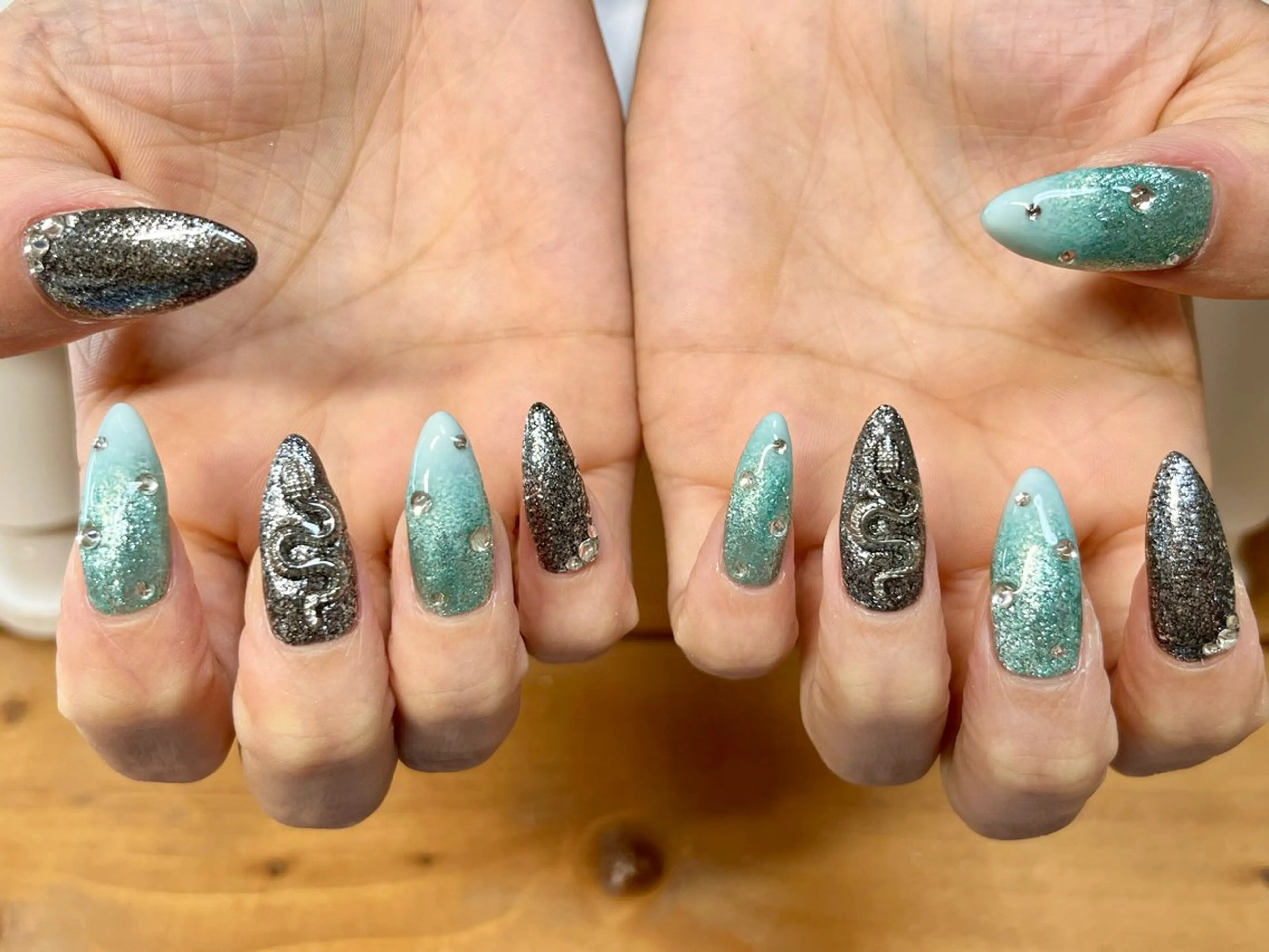 ネイル 持ち込み ハンドネイル まり りぃ〜んのネイルデザイン