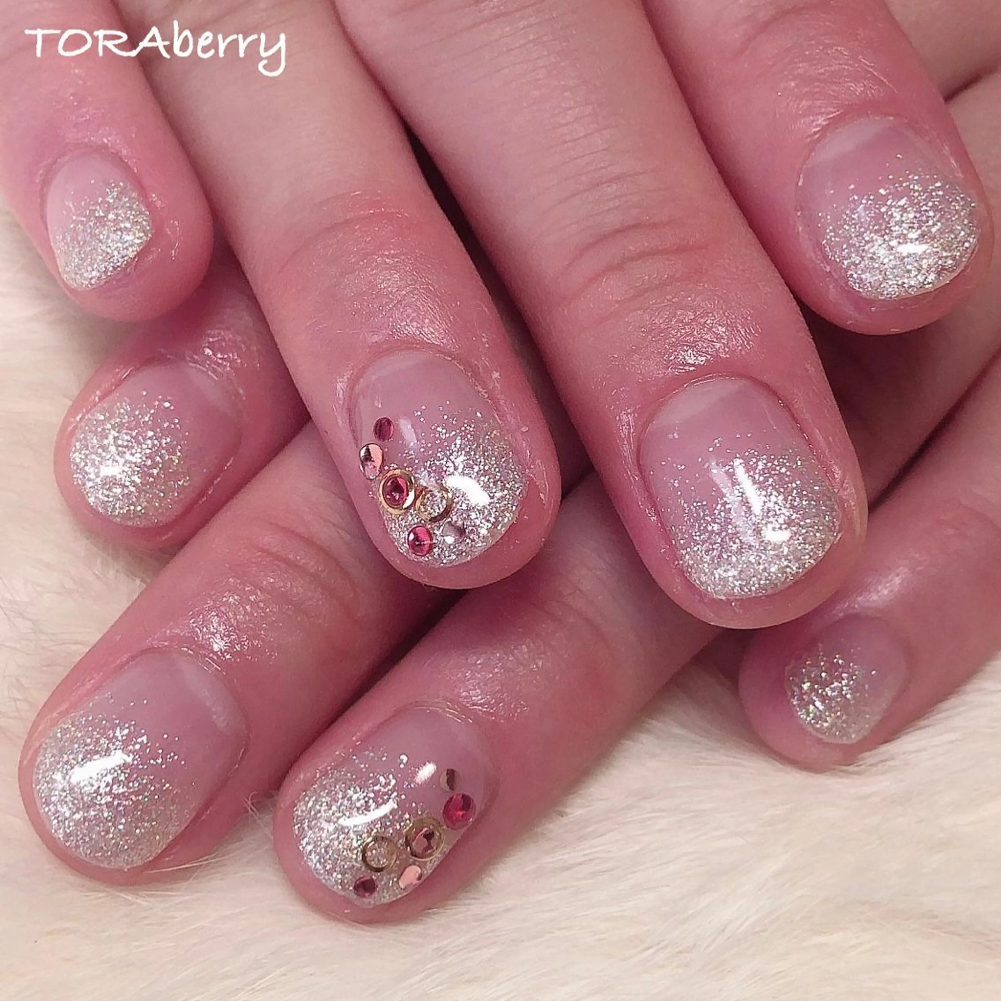 ネイル ラメ(グリッター) ラメグラデーション ハンドネイル ネイリスト なつみのネイルデザイン