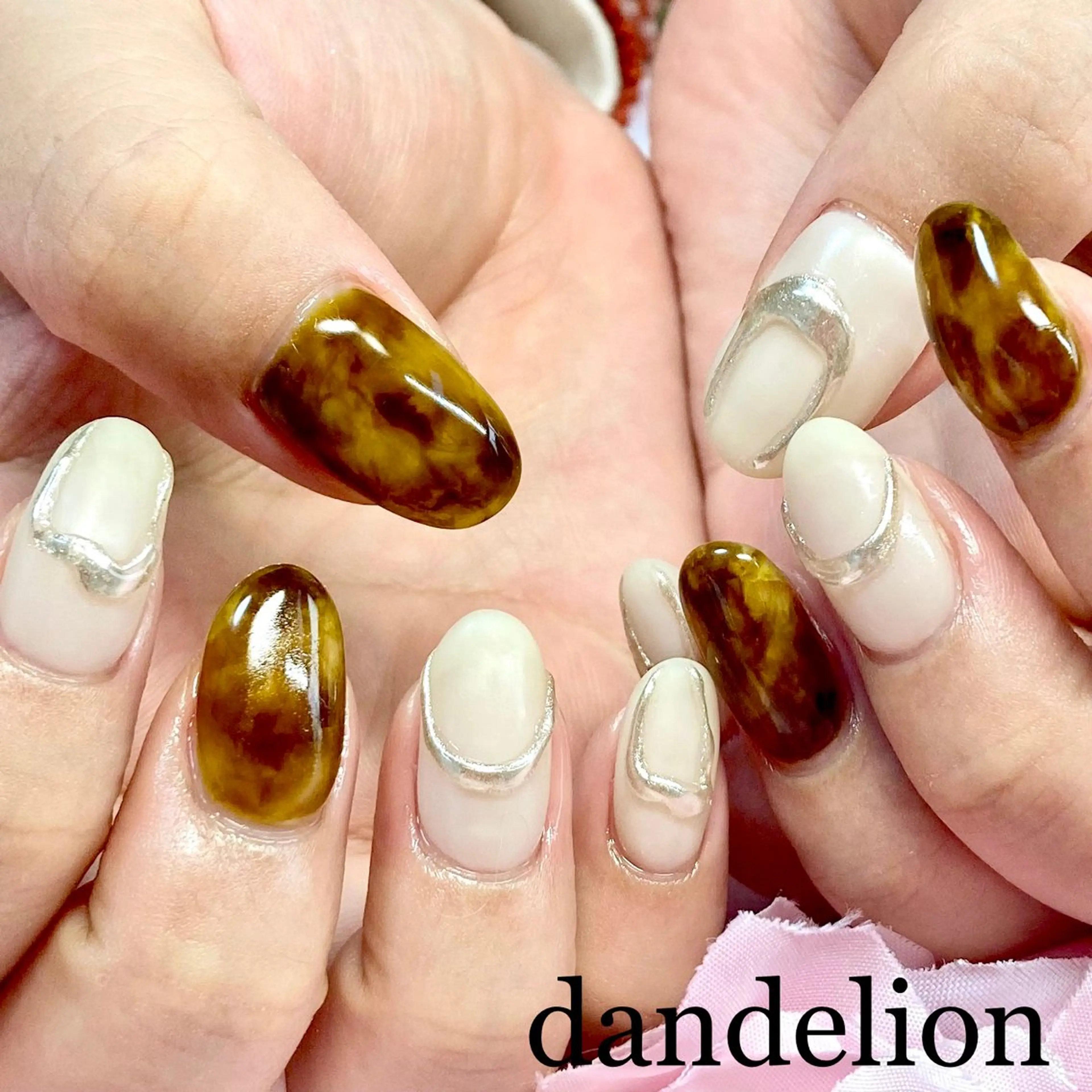 ネイル ハンドネイル ハンドケア dandelion ダンデライオンのネイルデザイン