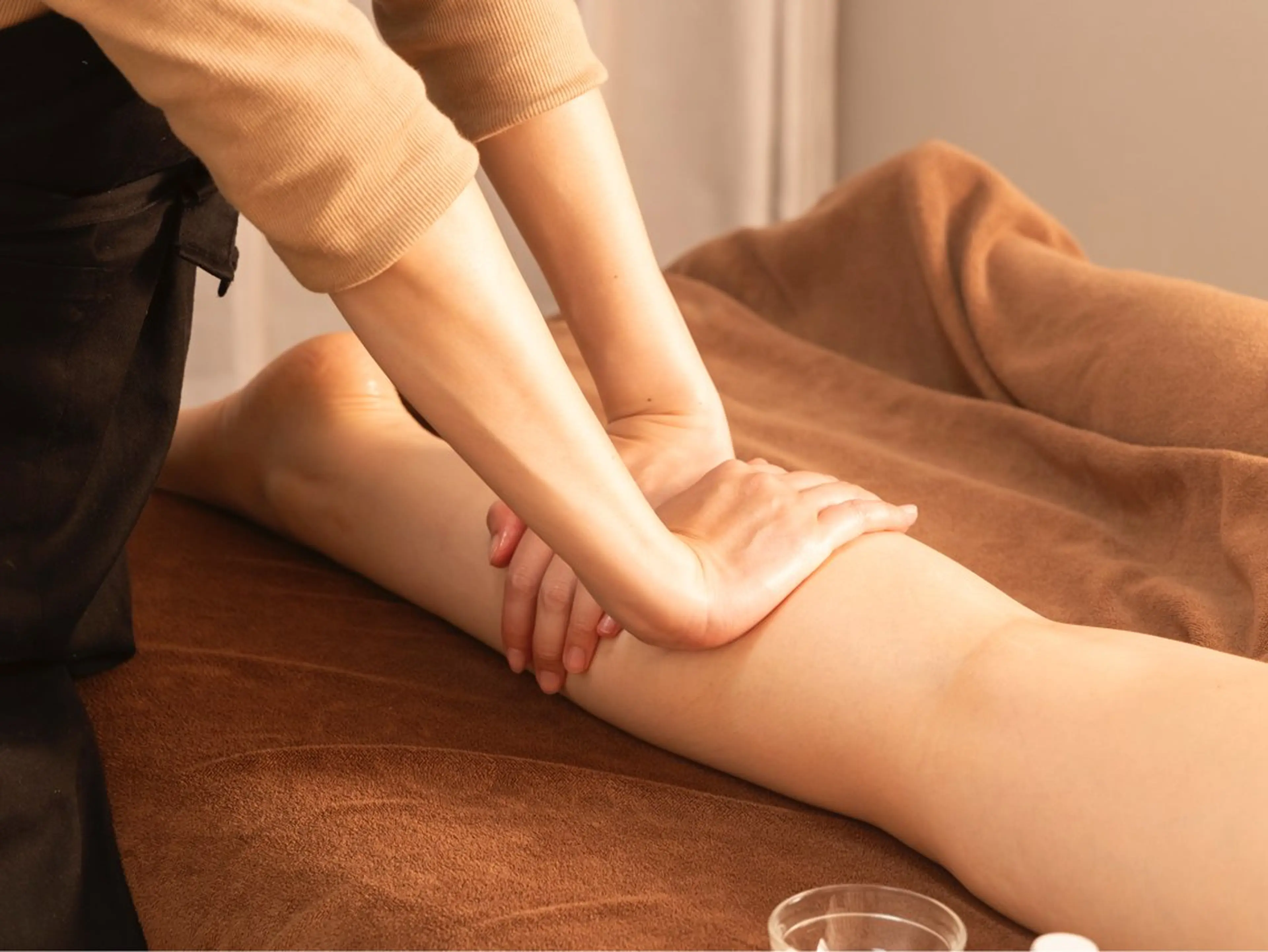 【肩こり・足の浮腫み】背面オーガニックアロマリンパマッサージ45分の写真