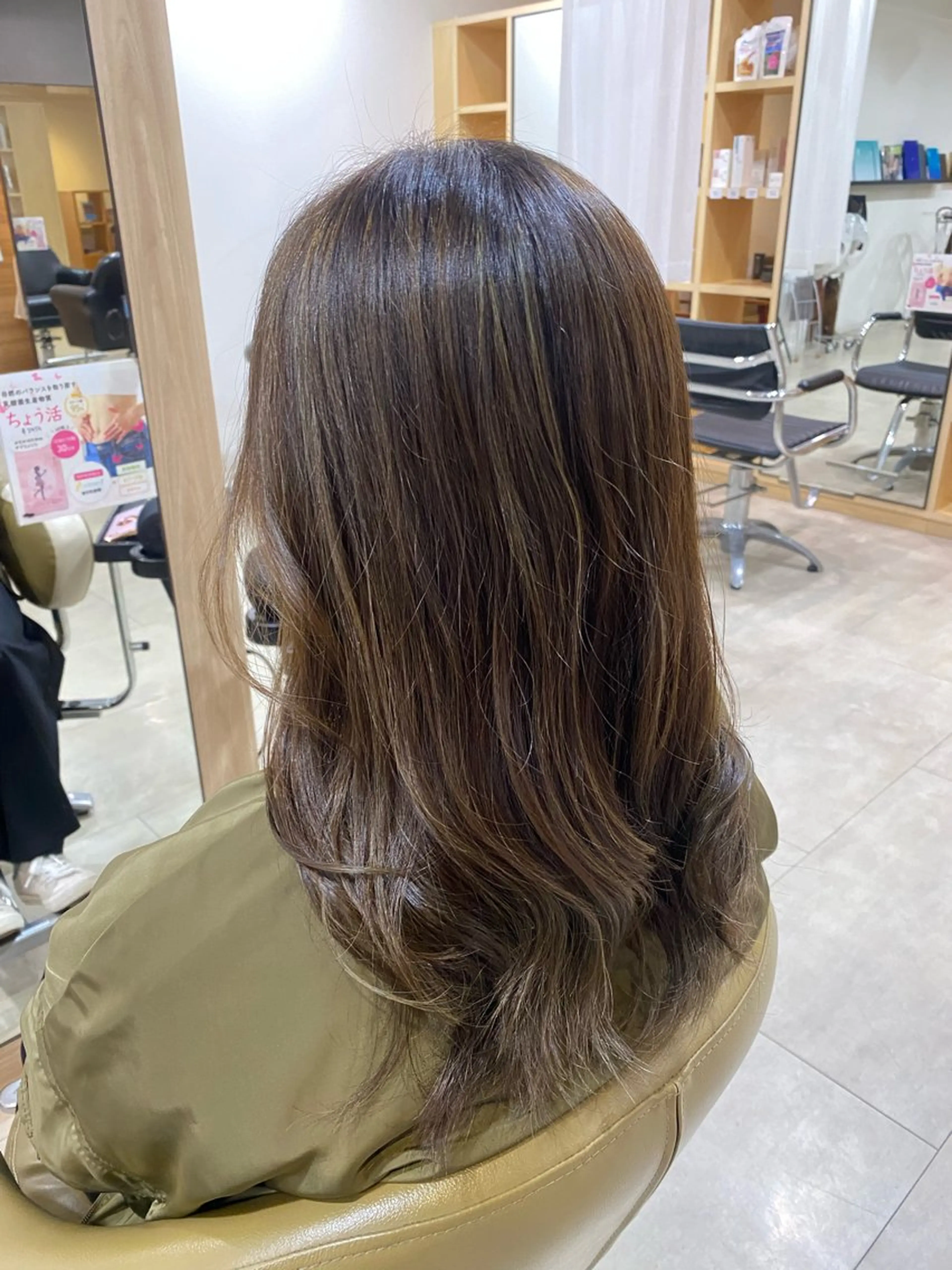 ロング カラー ブリーチ ブリーチなしカラー 松本 絢乃のヘアスタイル