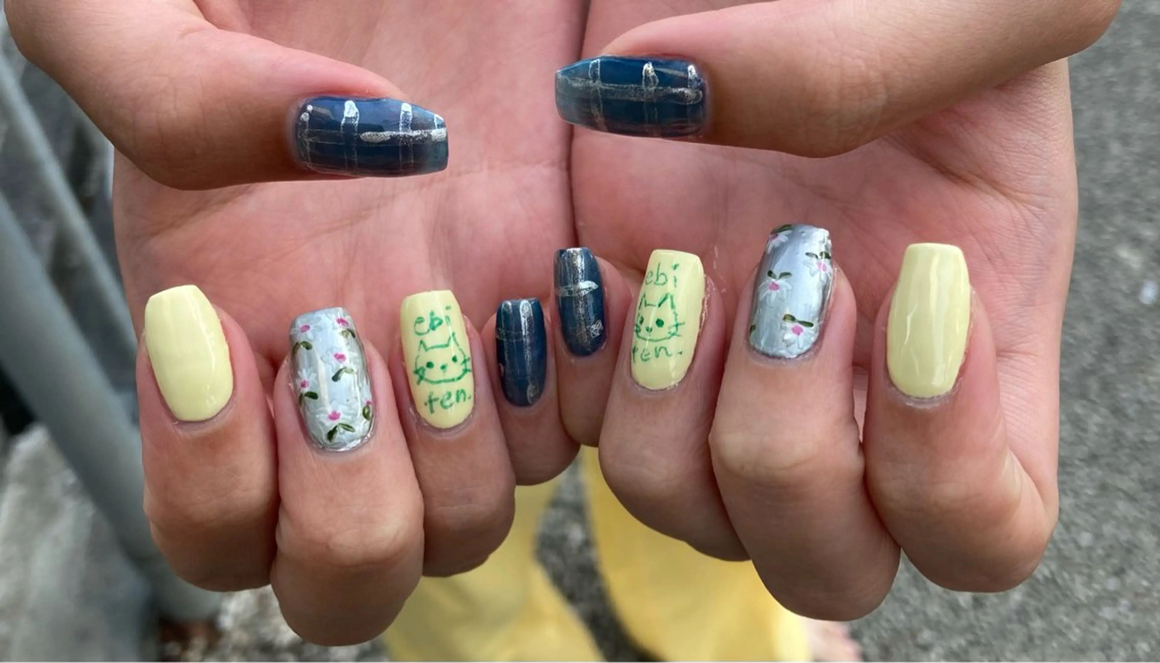 ネイル ハンドネイル ハンドケア 爪の絵描き屋　ミテネイル所属・爪の絵描き屋 ミテネイルのネイルデザイン