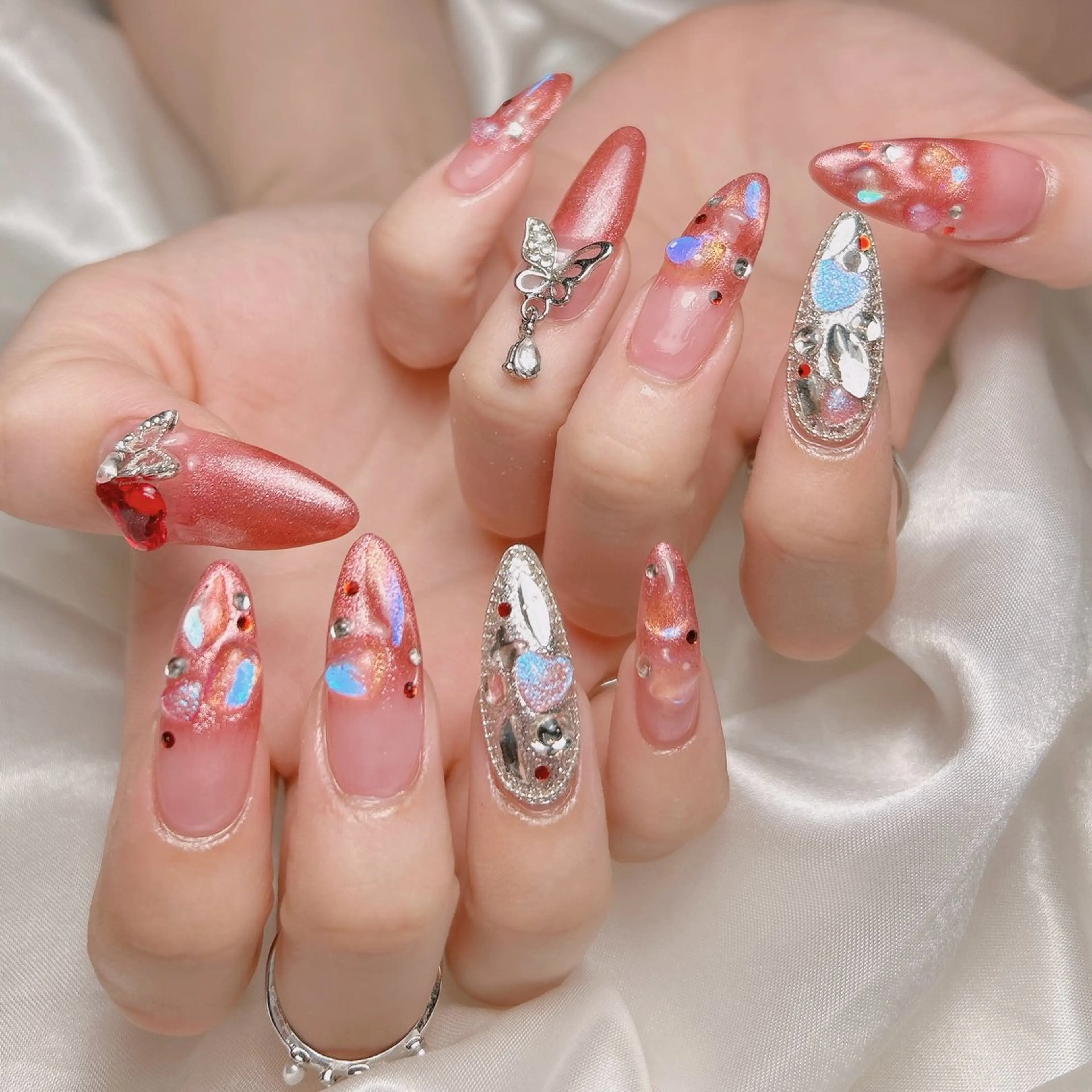 ネイル 赤色 ハンドネイル junna 金山.東別院.上前津のネイルデザイン