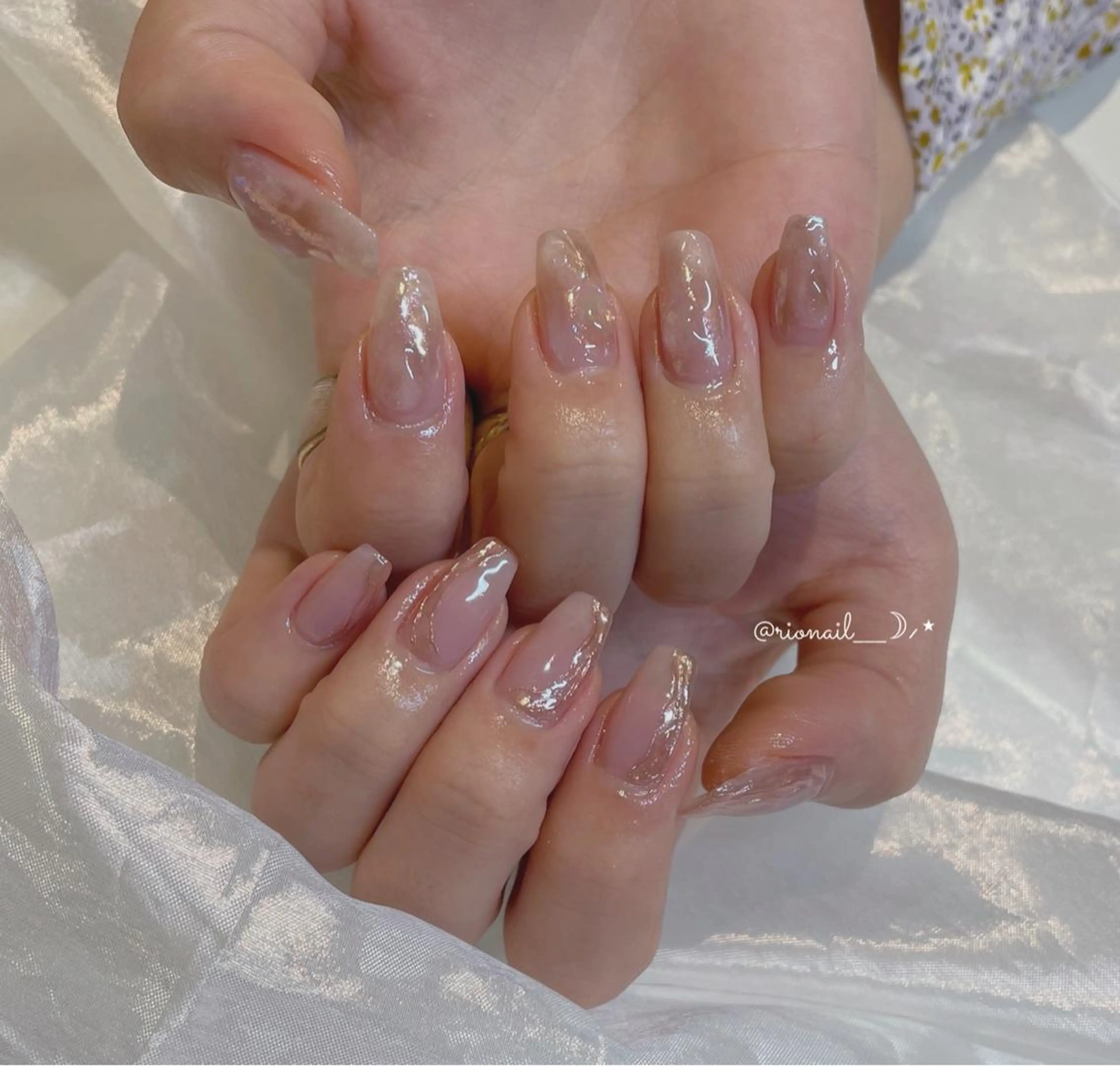 ネイル アートネイル ハンドネイル 𝘙𝘪𝘰𝘯𝘢 ...🕯🤍のネイルデザイン