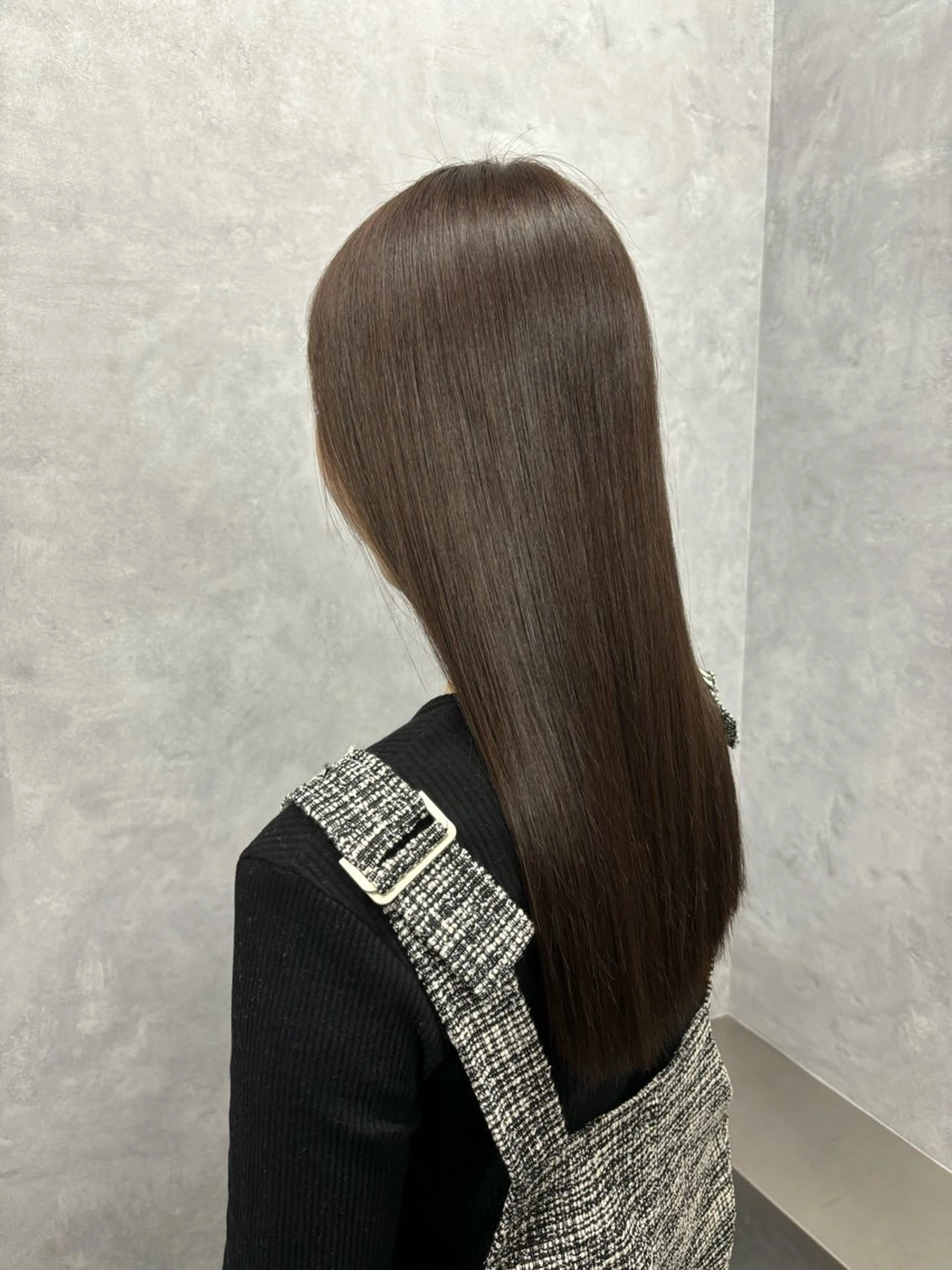 ロング カット ヘアカラー トリートメント NUMBER 天王寺YUYAのヘアスタイル